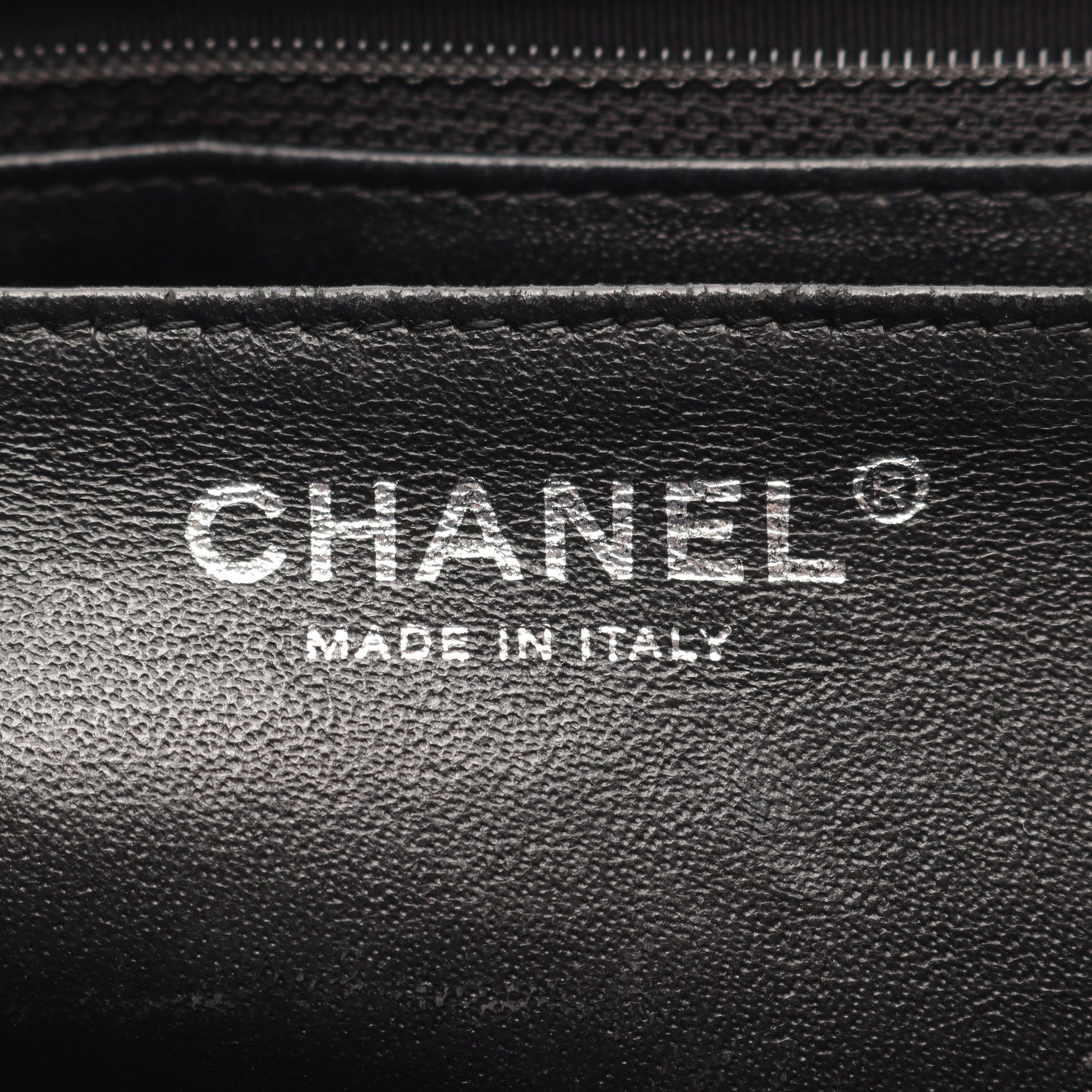 デカマトラッセ 30 シングルフラップ Wチェーンショルダーバッグ キャビアスキン ブラック シルバー金具 シャネル バッグ CHANEL