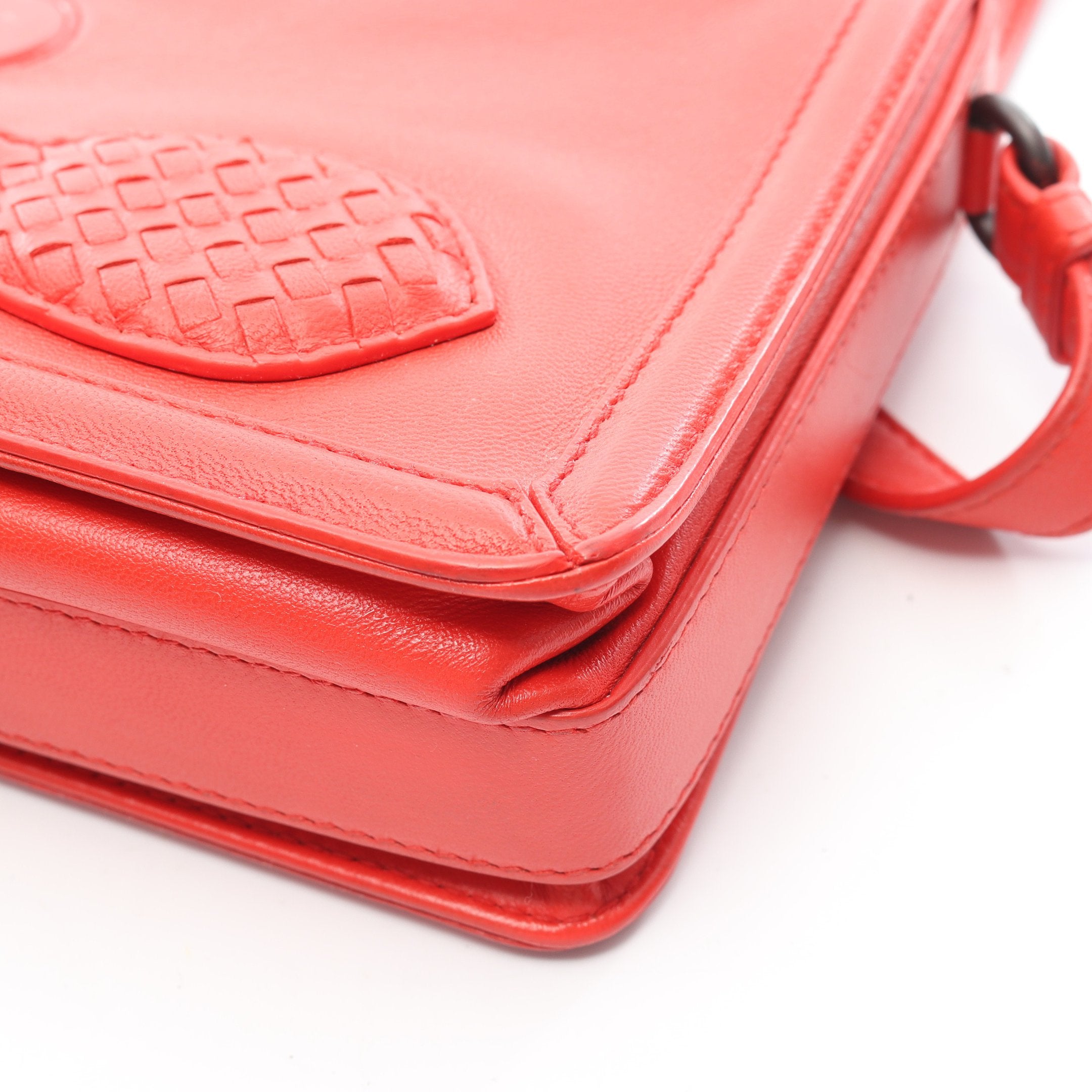 【価格改定】良品『USED』 BOTTEGAVENETA ボッテガヴェネタ イントレチャート チェーンウォレット  508752 ショルダーバッグ レザー レッド【中古】 良品『USED』 BOTTEGAVENETA ボッテガヴェネタ イントレチャート