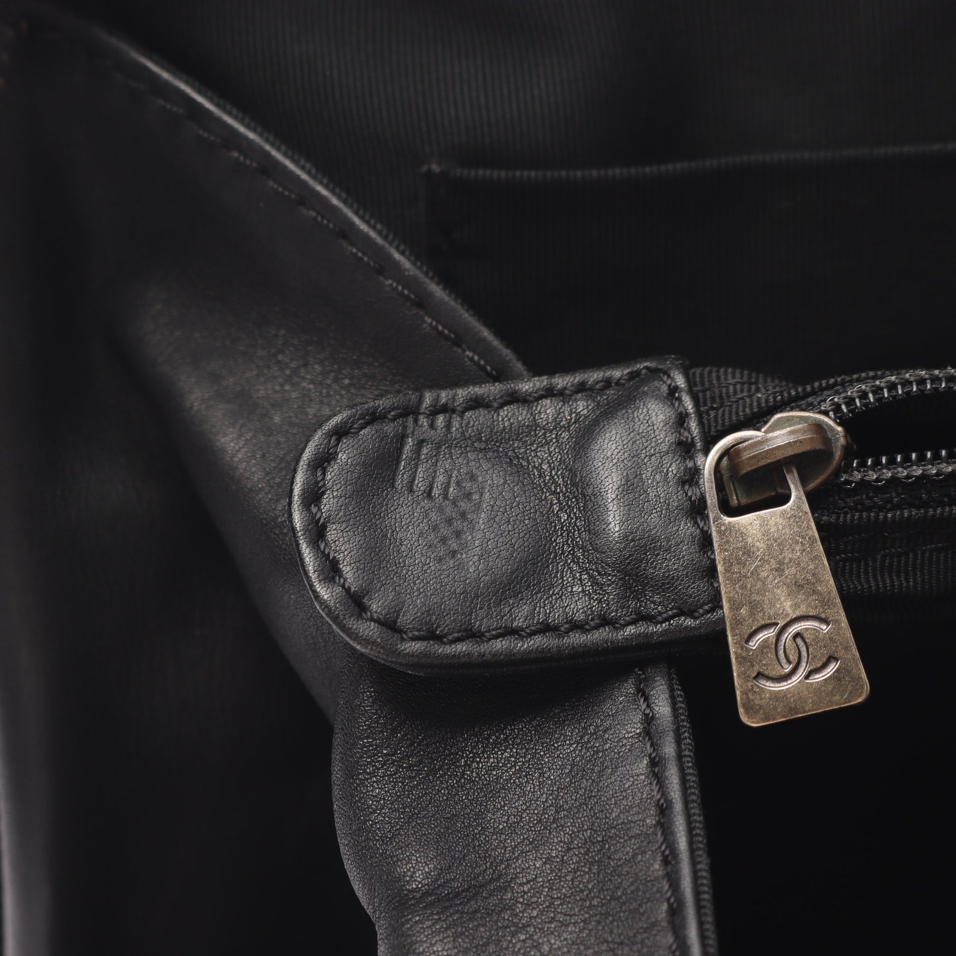 ワイルドステッチ ハンドバッグ レザー ブラック ゴールド金具 シャネル バッグ CHANEL