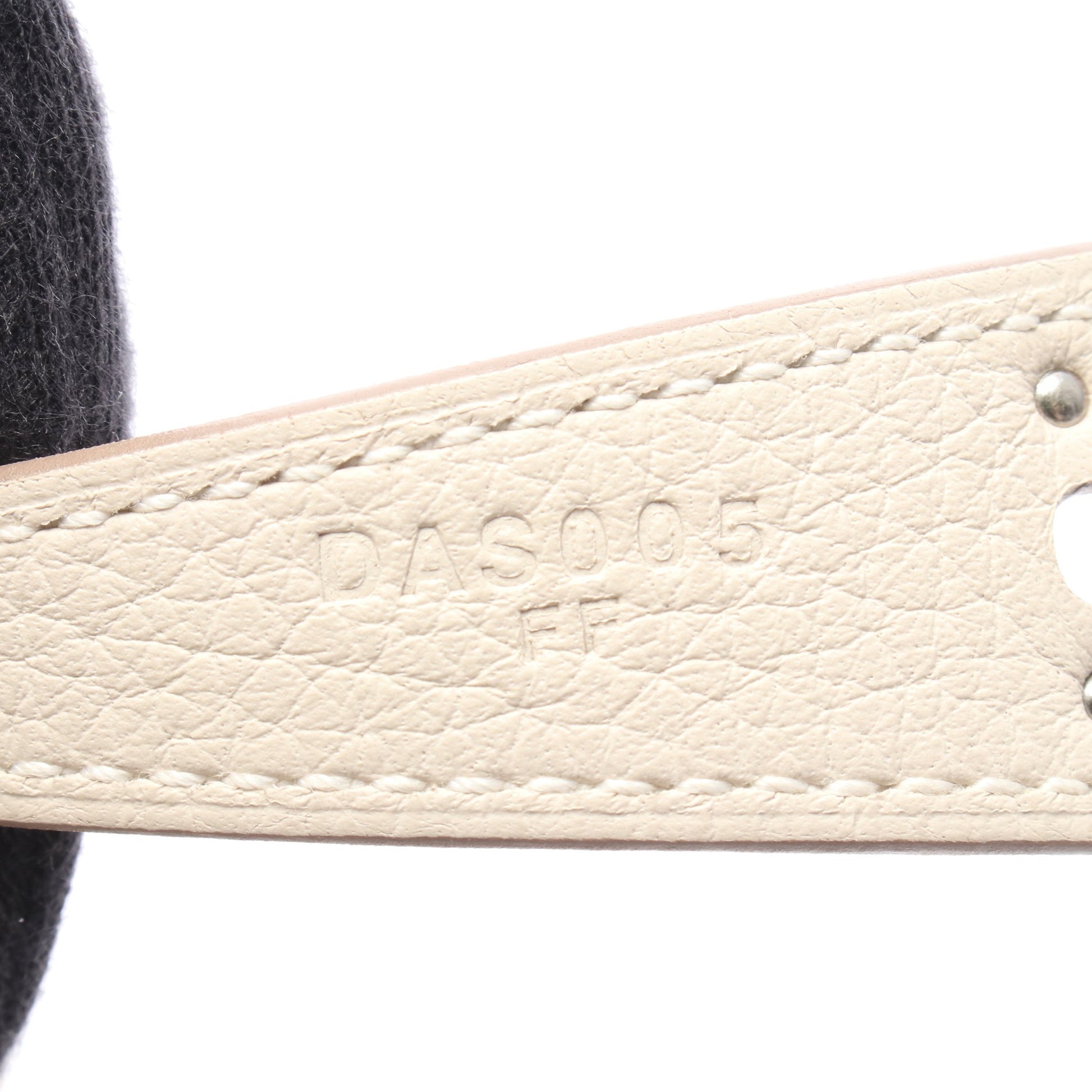 リンディ26 ベトン ショルダーバッグ トリヨンクレマンス アイボリー シルバー金具 D刻印 エルメス バッグ HERMES