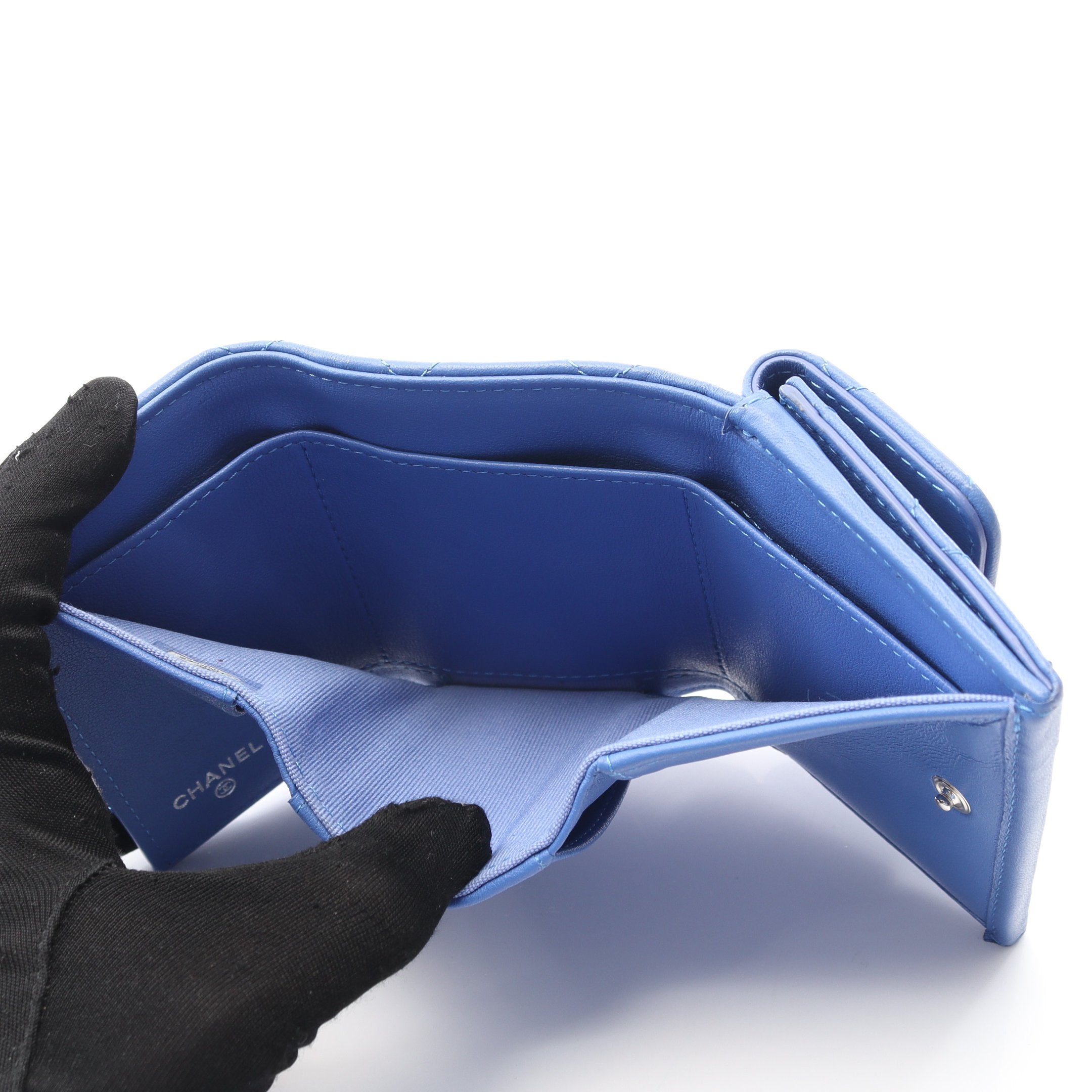 マトラッセ 三つ折り財布 ラムスキン ブルー シルバー金具 シャネル