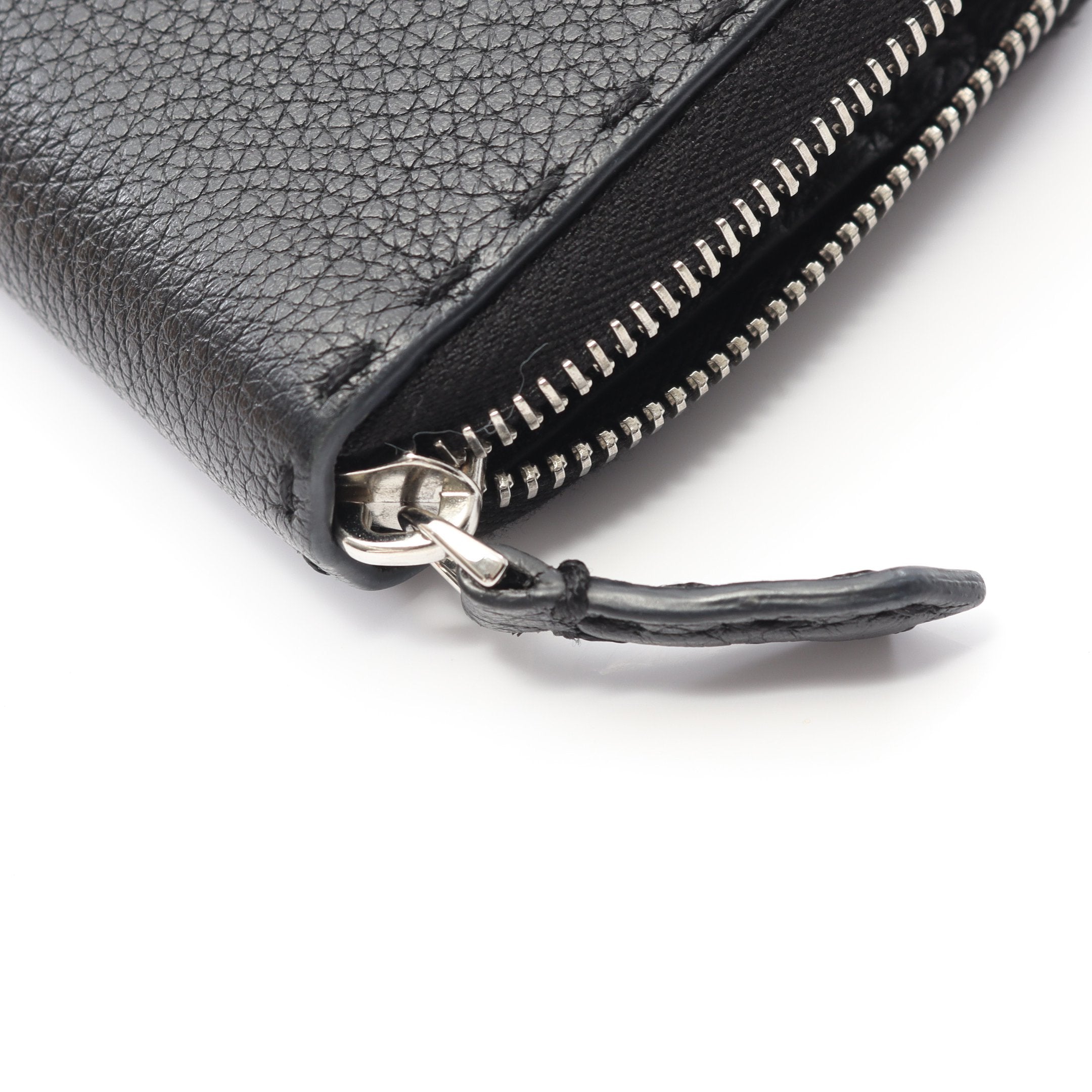 セレリア ラウンドファスナー長財布 レザー ブラック フェンディ