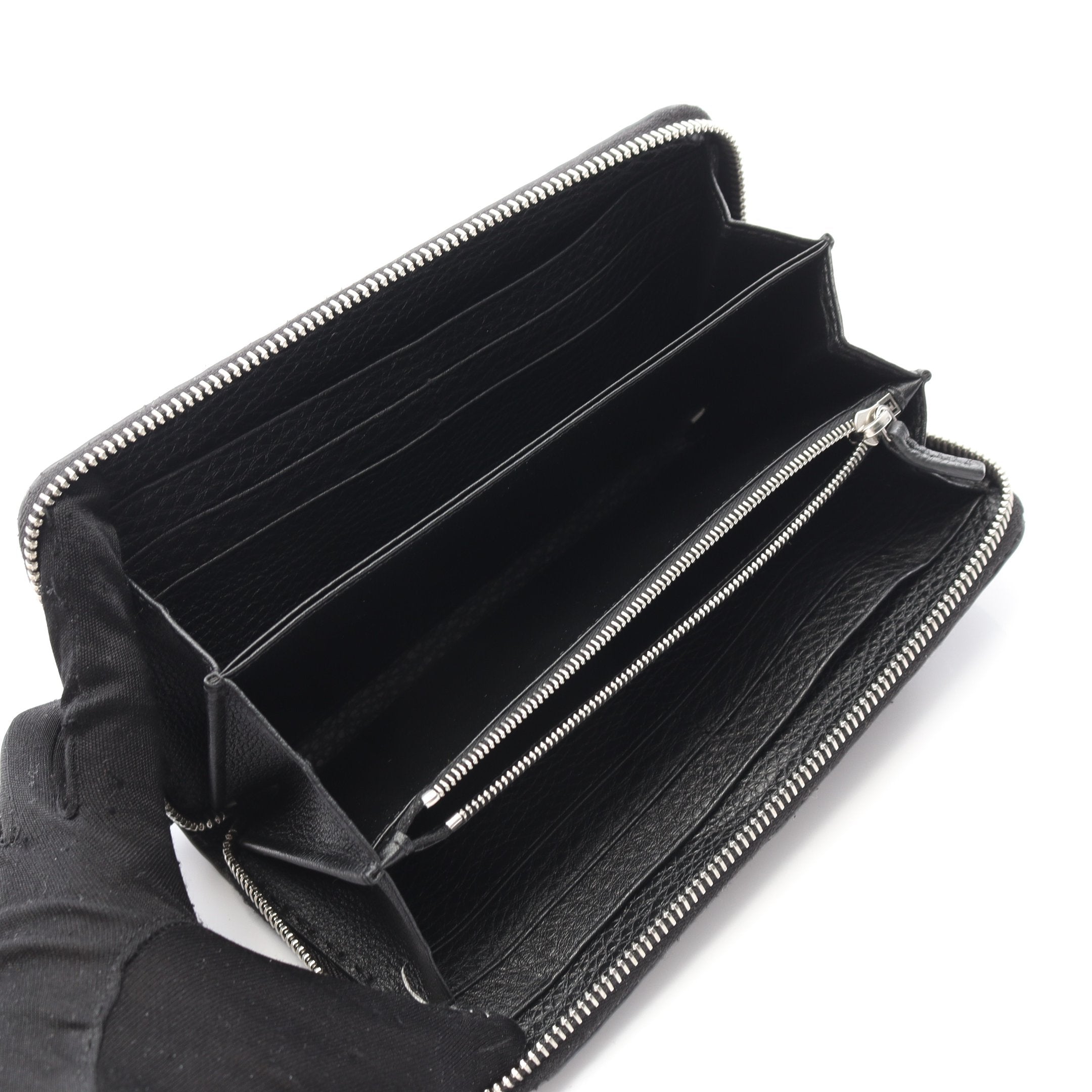 セレリア ラウンドファスナー長財布 レザー ブラック フェンディ