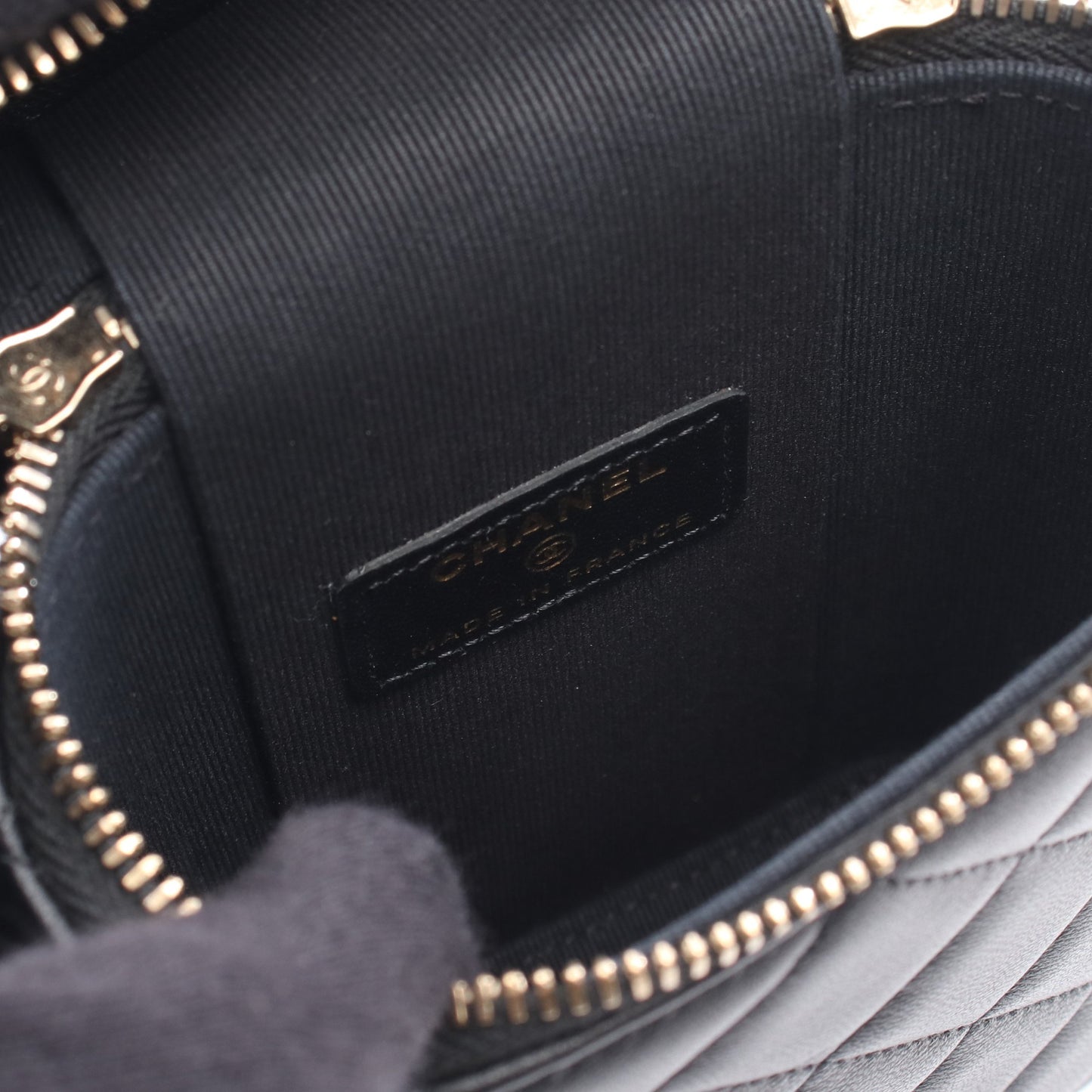 マトラッセ バニティ フォンケース チェーンショルダーバッグ ラムスキン ブラック ゴールド金具 シャネル バッグ CHANEL