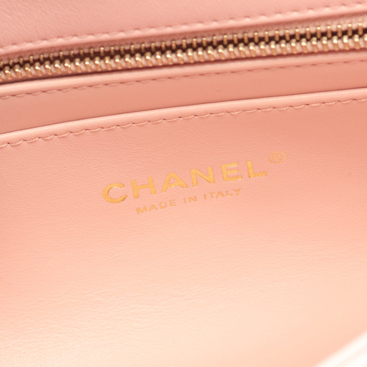 マトラッセ Wチェーンショルダーバッグ ラムスキン ピンク ゴールド金具 シャネル バッグ CHANEL