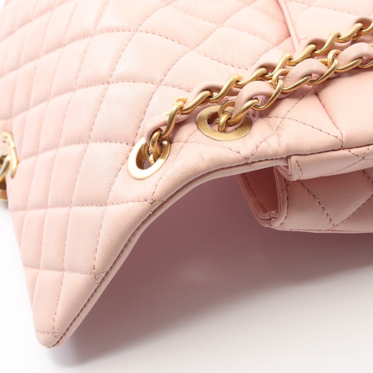 マトラッセ Wチェーンショルダーバッグ ラムスキン ピンク ゴールド金具 シャネル バッグ CHANEL