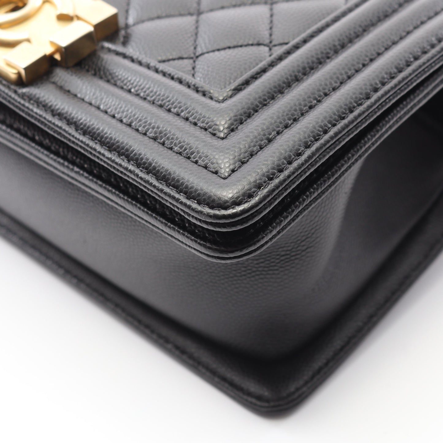 ボーイシャネル スモール チェーンショルダーバッグ キャビアスキン ブラック ゴールド金具 シャネル バッグ CHANEL