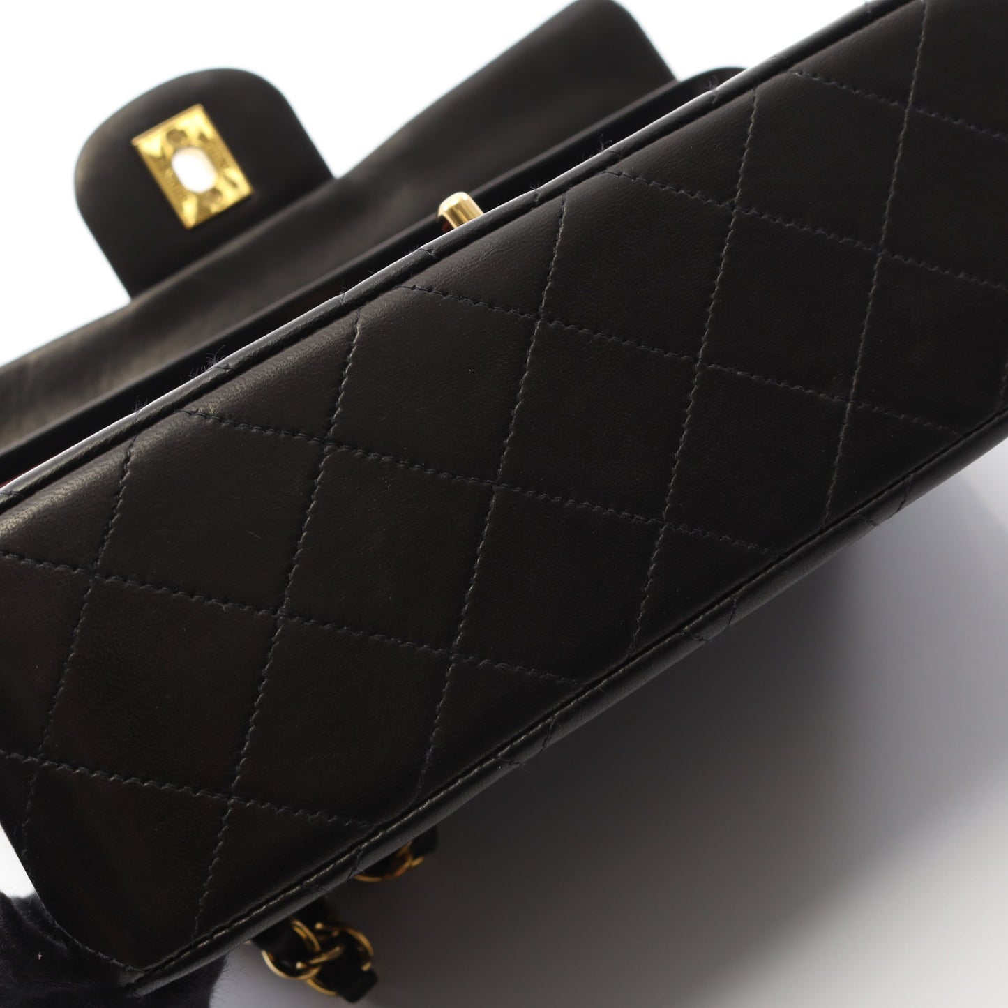 マトラッセ Wフラップ Wチェーンショルダーバッグ ラムスキン ブラック ゴールド金具 シャネル バッグ CHANEL