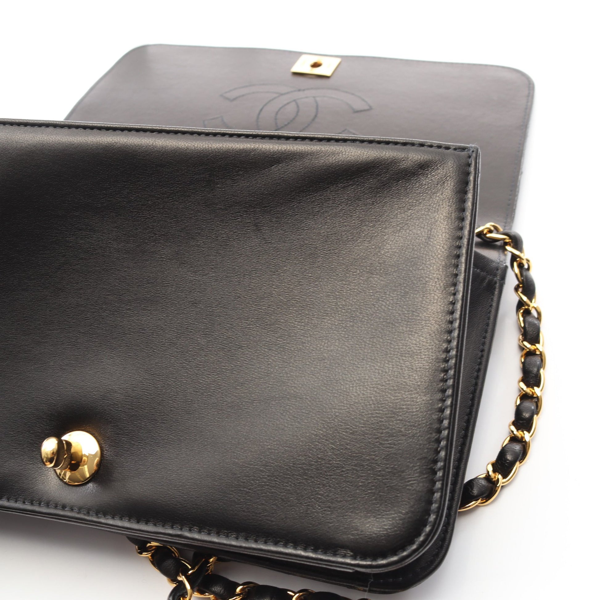 マトラッセ フルフラップ チェーンショルダーバッグ ラムスキン ブラック ゴールド金具 シャネル バッグ CHANEL