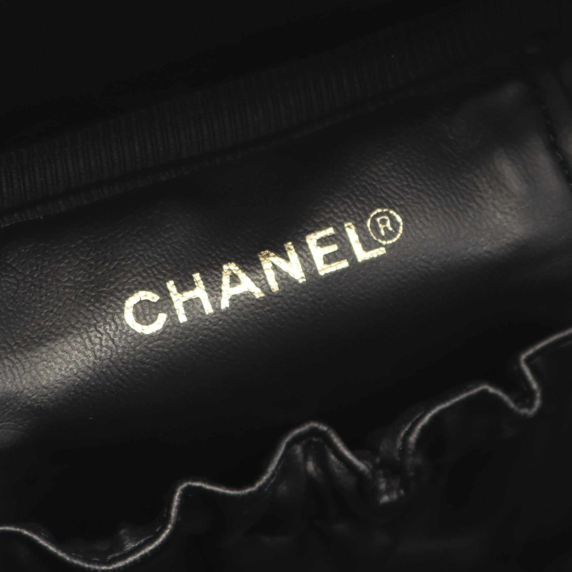ココマーク ハンドバッグ バニティバッグ キャビアスキン ブラック ゴールド金具 シャネル バッグ CHANEL