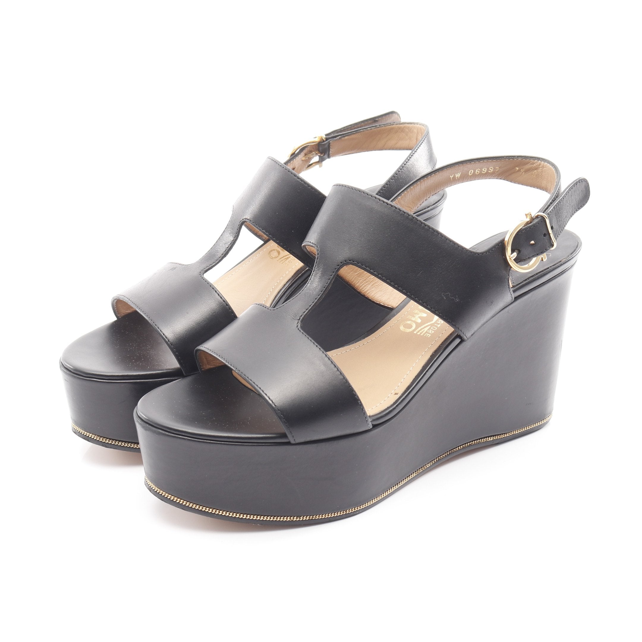 サルヴァトーレフェラガモ　サンダル　ウェッジソール　ガンチーニ　厚底　黒　レザー ガンチーニ サンダル レザー ブラック ウェッジソール