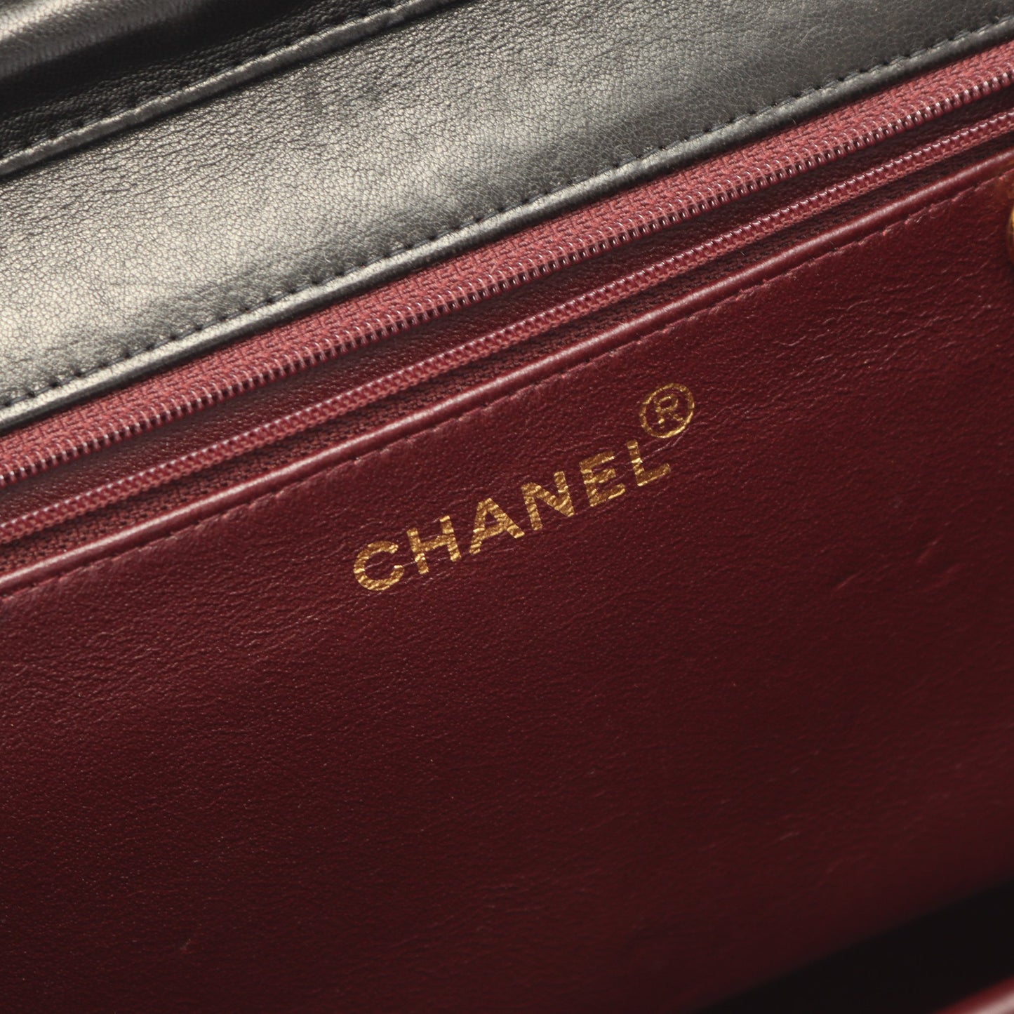 マトラッセ チェーンショルダーバッグ ラムスキン ブラック ゴールド金具 プッシュロック シャネル バッグ CHANEL
