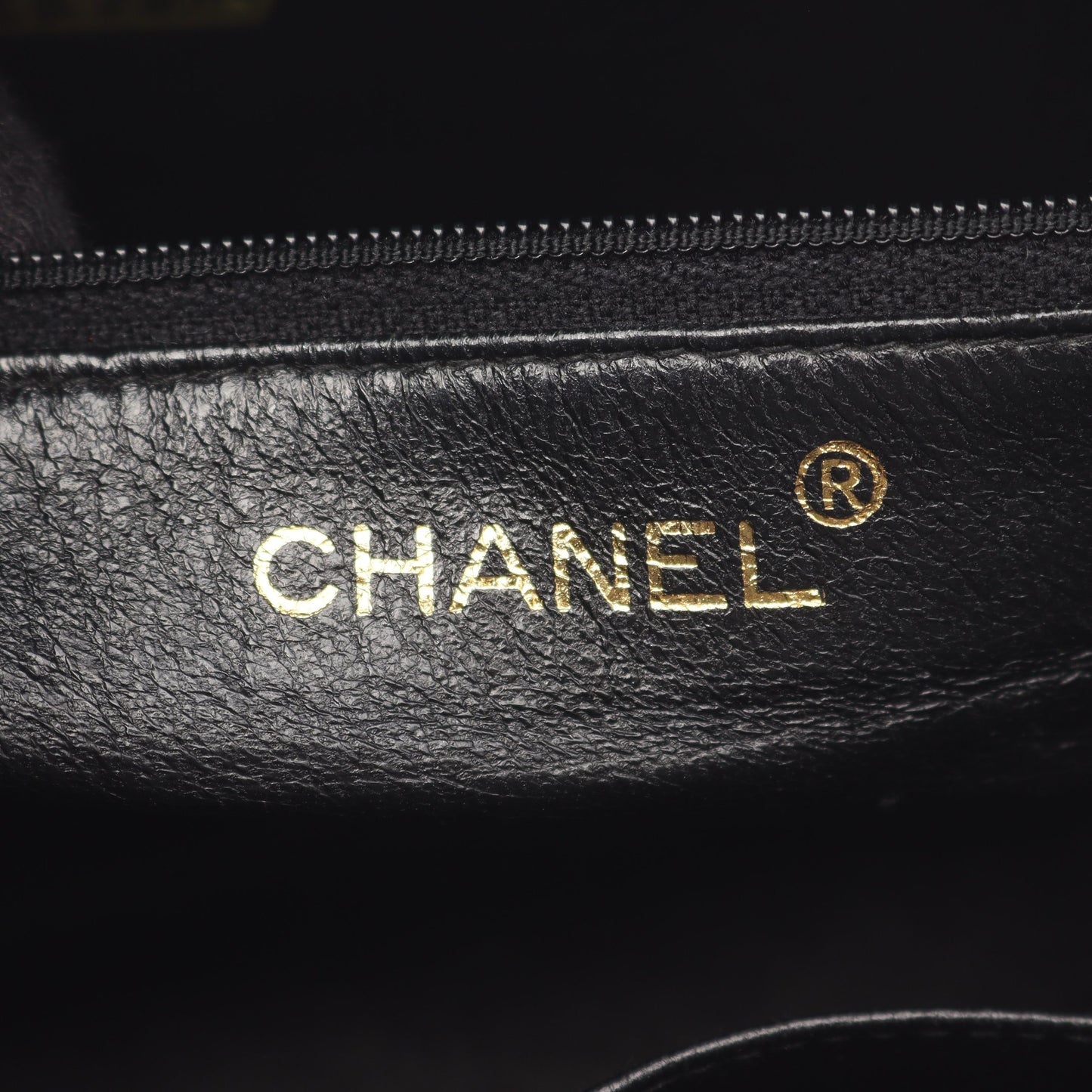 マトラッセ チェーンショルダーバッグ キャビアスキン ブラック ゴールド金具 シャネル バッグ CHANEL
