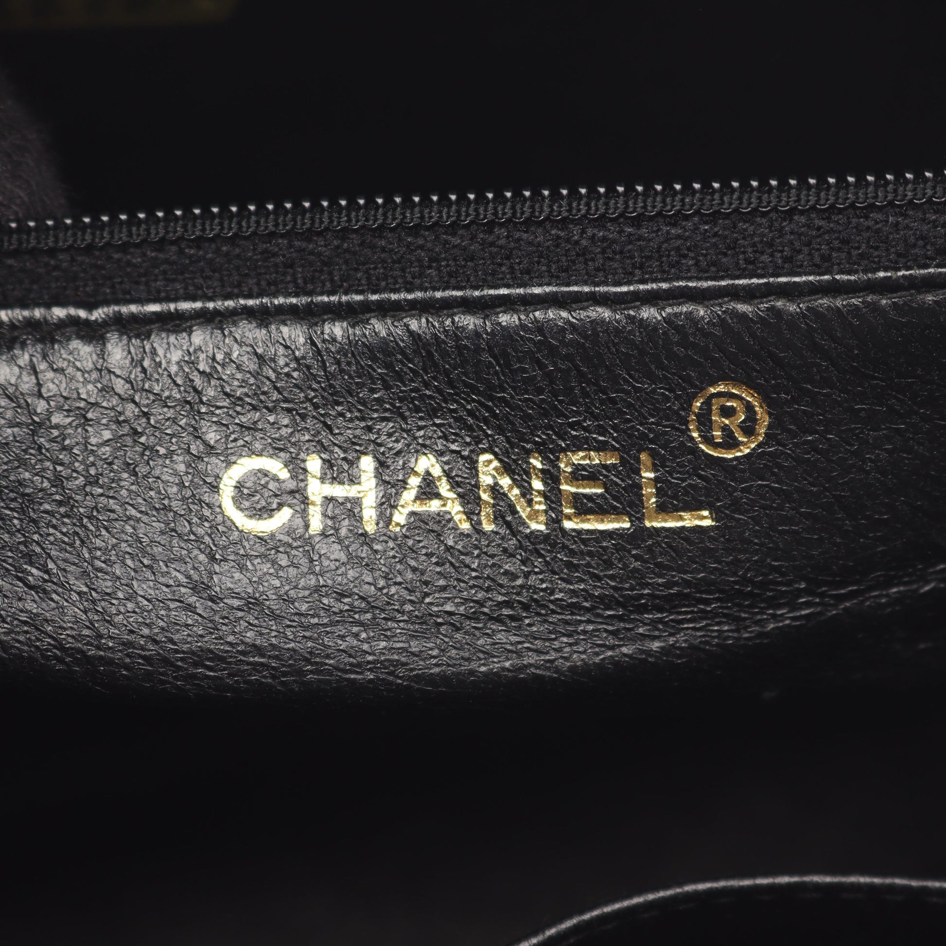 マトラッセ チェーンショルダーバッグ キャビアスキン ブラック ゴールド金具 シャネル バッグ CHANEL
