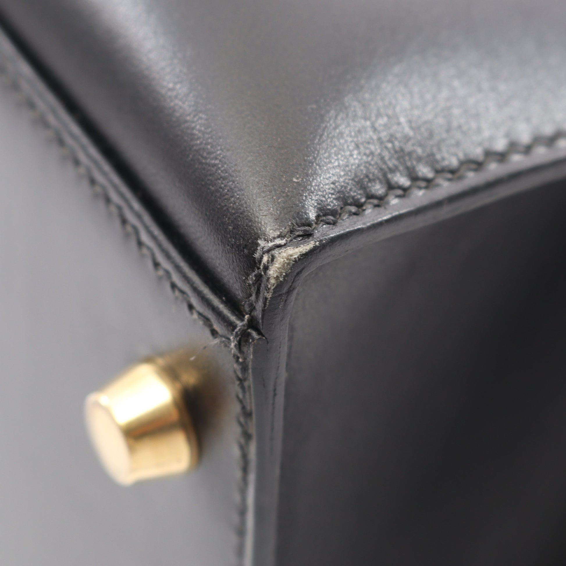 ケリー28 ハンドバッグ ボックスカーフ ブラック ゴールド金具 外縫い 2WAY エルメス バッグ HERMES