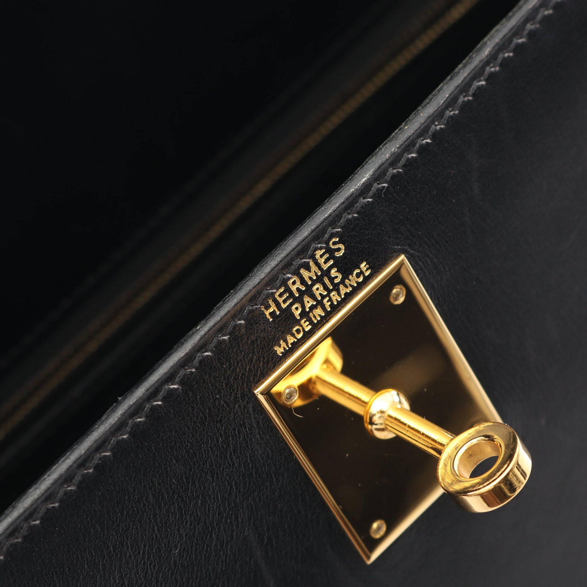 ケリー28 ハンドバッグ ボックスカーフ ブラック ゴールド金具 外縫い 2WAY エルメス バッグ HERMES