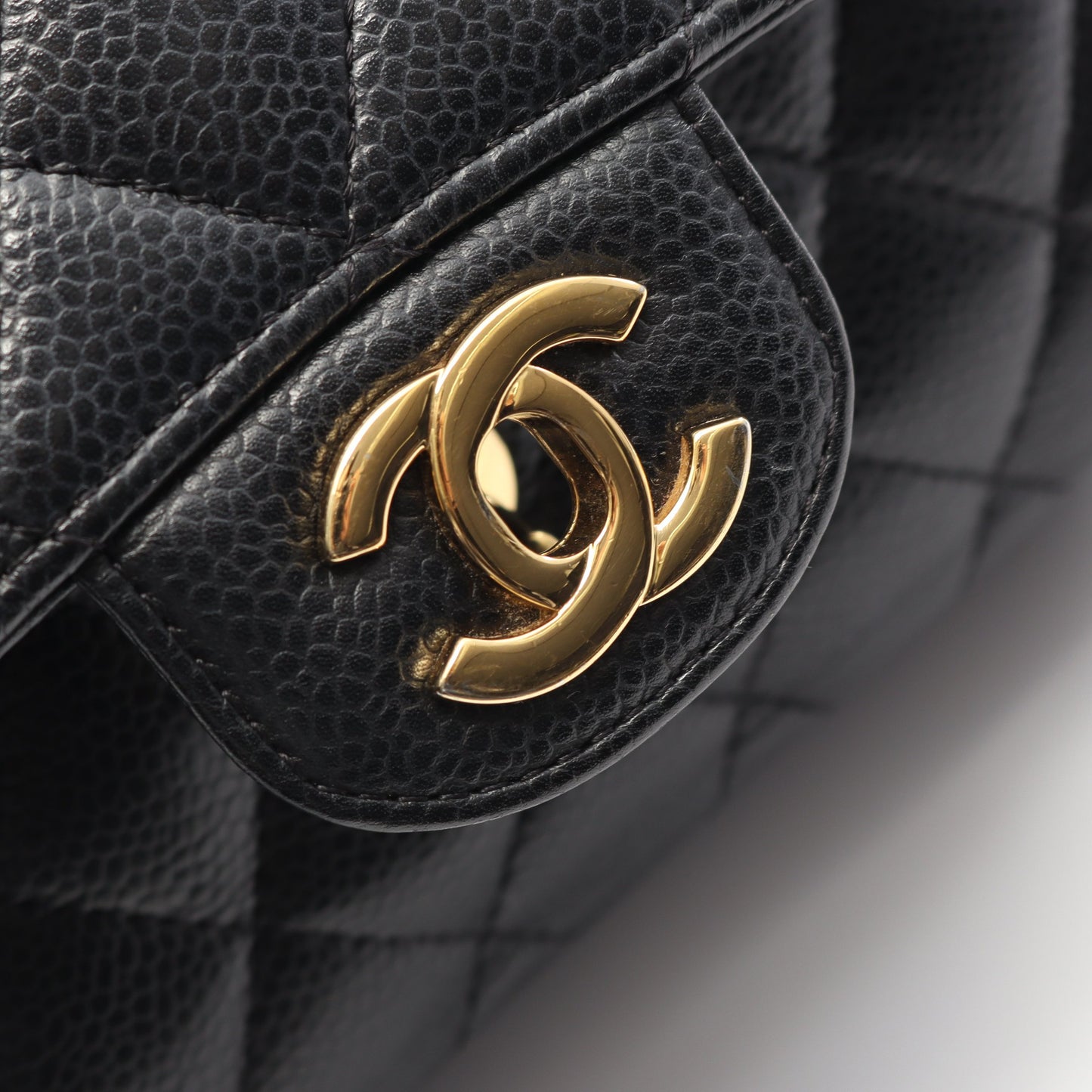 マトラッセ Wフラップ Wチェーンショルダーバッグ キャビアスキン ブラック ゴールド金具 シャネル バッグ CHANEL