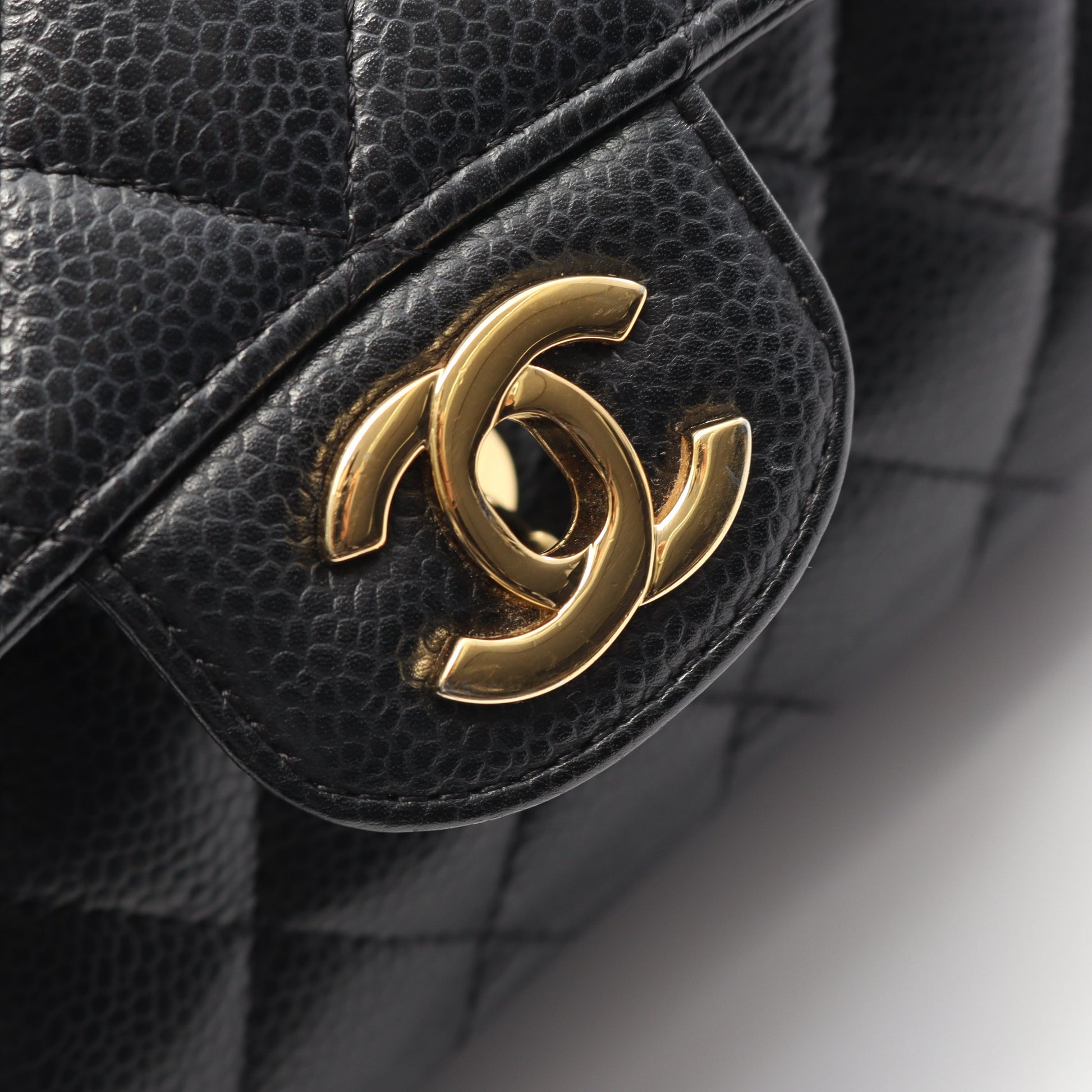 マトラッセ Wフラップ Wチェーンショルダーバッグ キャビアスキン ブラック ゴールド金具 シャネル バッグ CHANEL