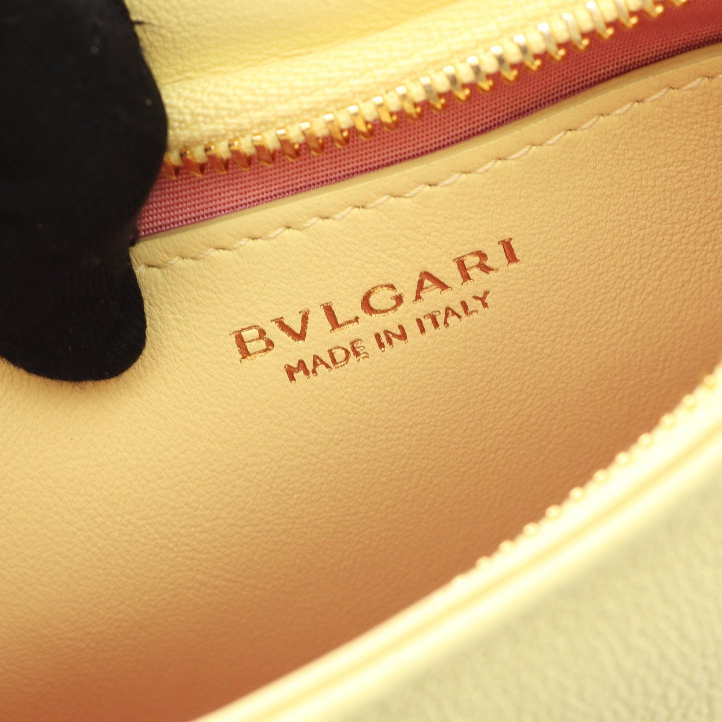 セルペンティ エリプス ハンドバッグ レザー ライトイエロー 2WAY ブルガリ バッグ BVLGARI