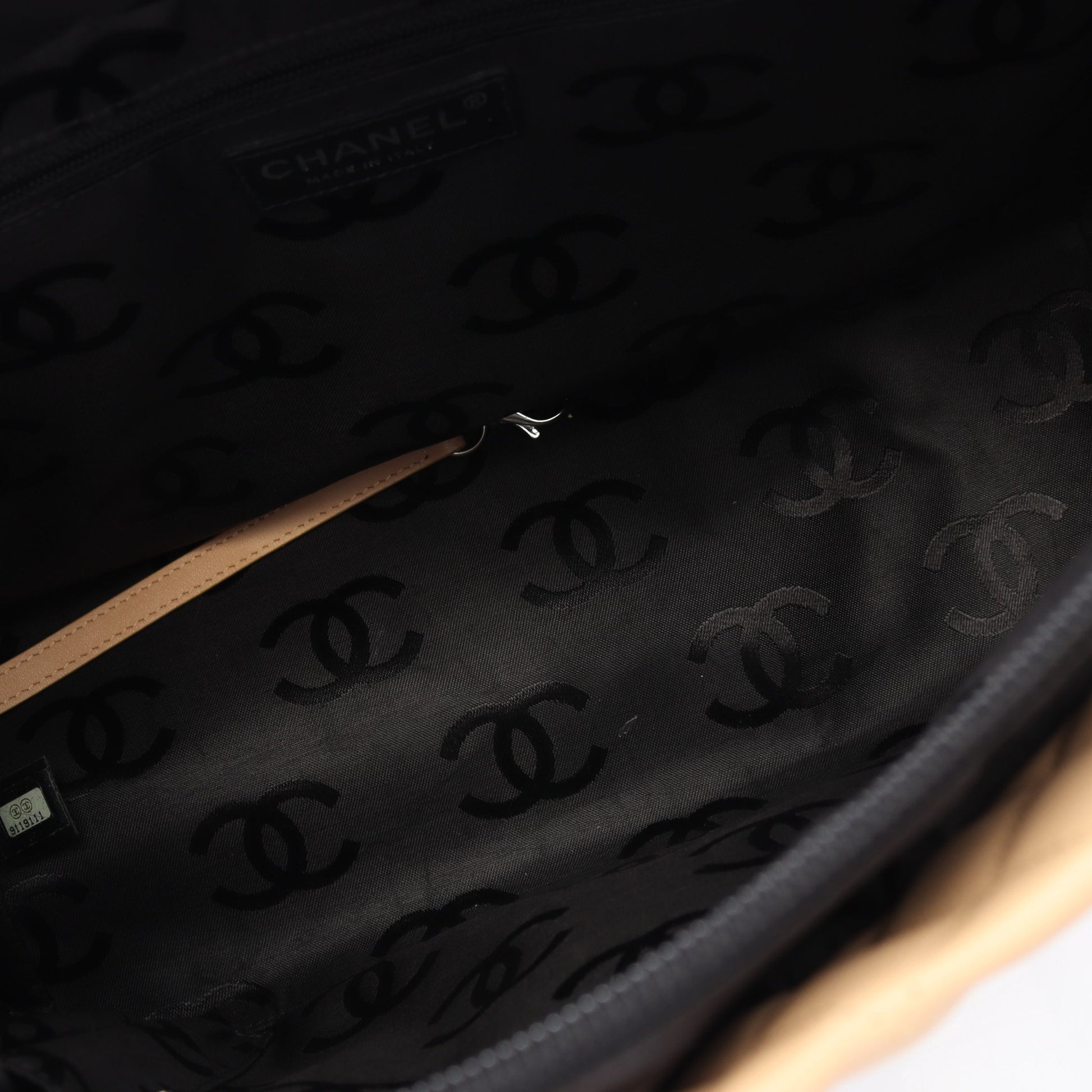 カンボンライン ラージ ショルダーバッグ トートバッグ ラムスキン ベージュ ブラック シルバー金具 シャネル バッグ CHANEL