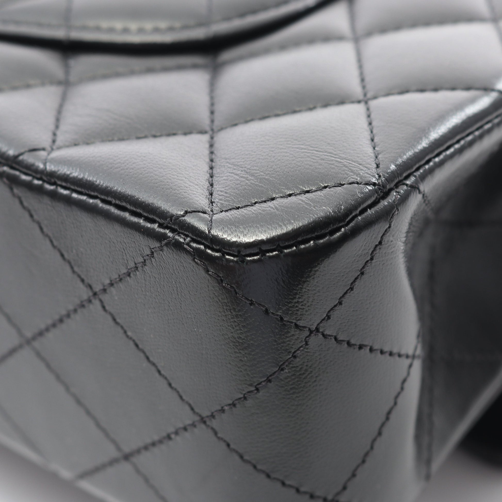 マトラッセ Wフラップ Wチェーンショルダーバッグ ラムスキン ブラック ゴールド金具 シャネル バッグ CHANEL