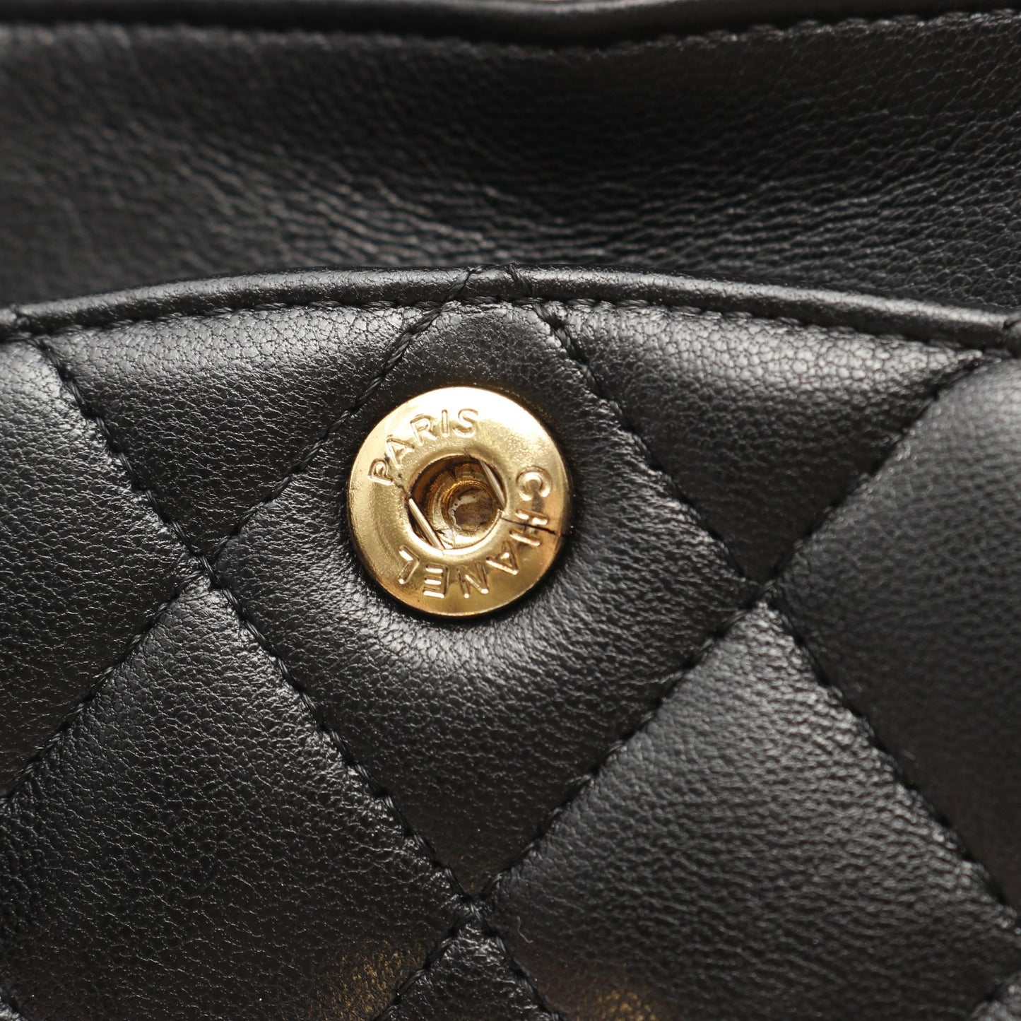 マトラッセ Wフラップ Wチェーンショルダーバッグ ラムスキン ブラック ゴールド金具 シャネル バッグ CHANEL