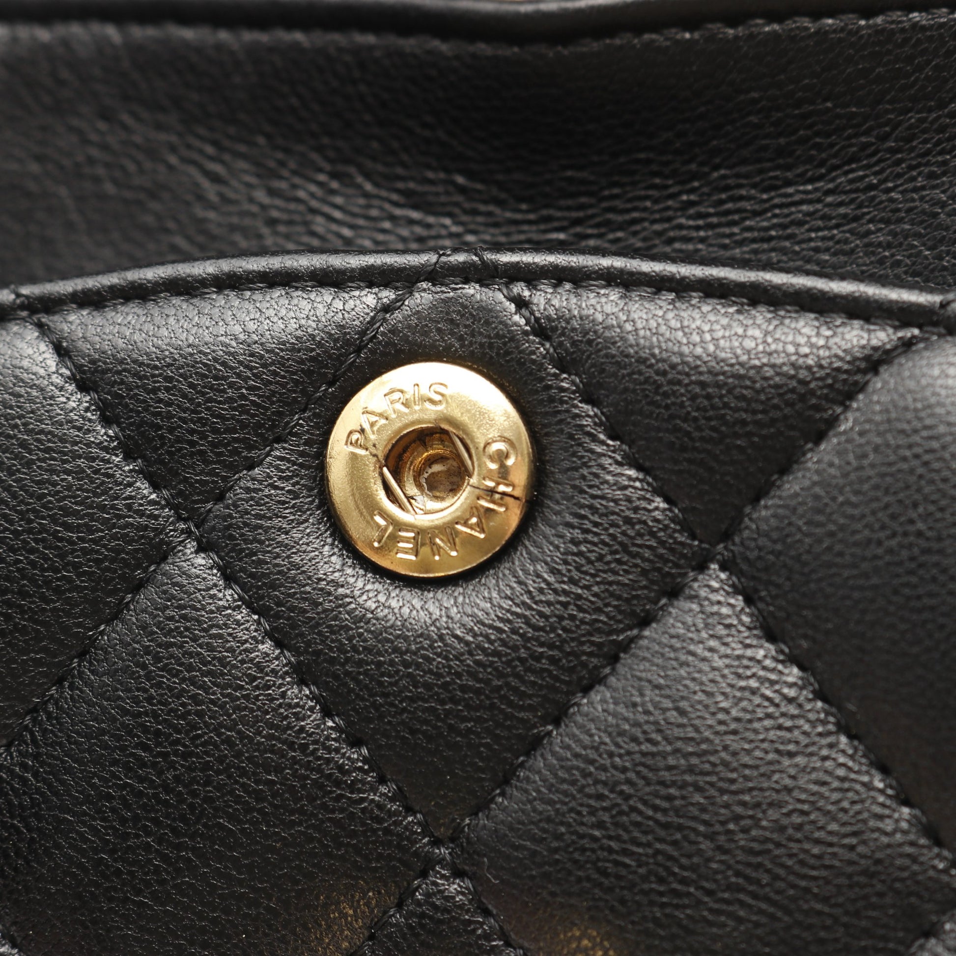 マトラッセ Wフラップ Wチェーンショルダーバッグ ラムスキン ブラック ゴールド金具 シャネル バッグ CHANEL