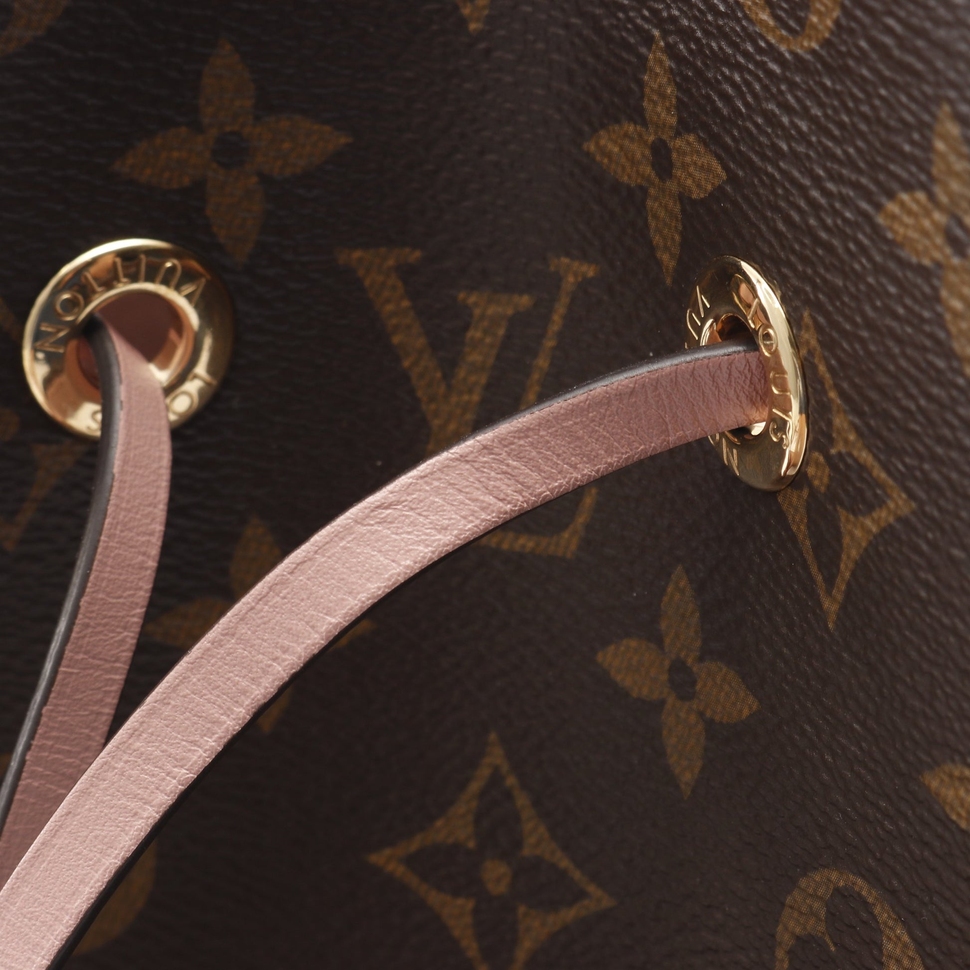 ネオノエ モノグラム ローズプードル ショルダーバッグ PVC レザー ブラウン ライトピンク ルイヴィトン バッグ LOUIS VUITTON