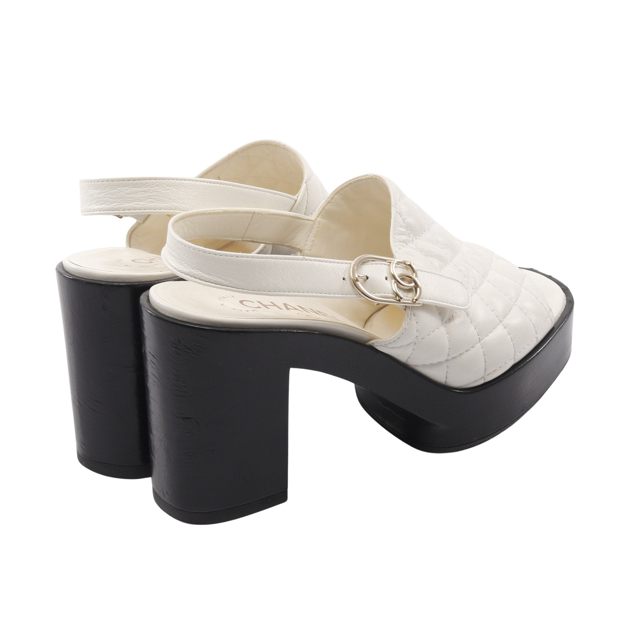 シャネル レザー ココマーク マトラッセ サンダル ホワイト マトラッセ ココマーク サンダル レザー ホワイト シャネル – RECLO