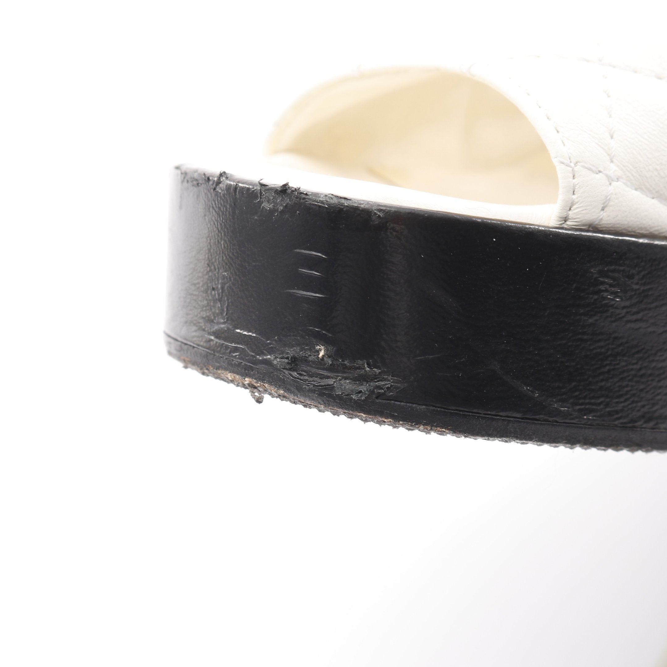 シャネル レザー ココマーク マトラッセ サンダル ホワイト マトラッセ ココマーク サンダル レザー ホワイト シャネル – RECLO