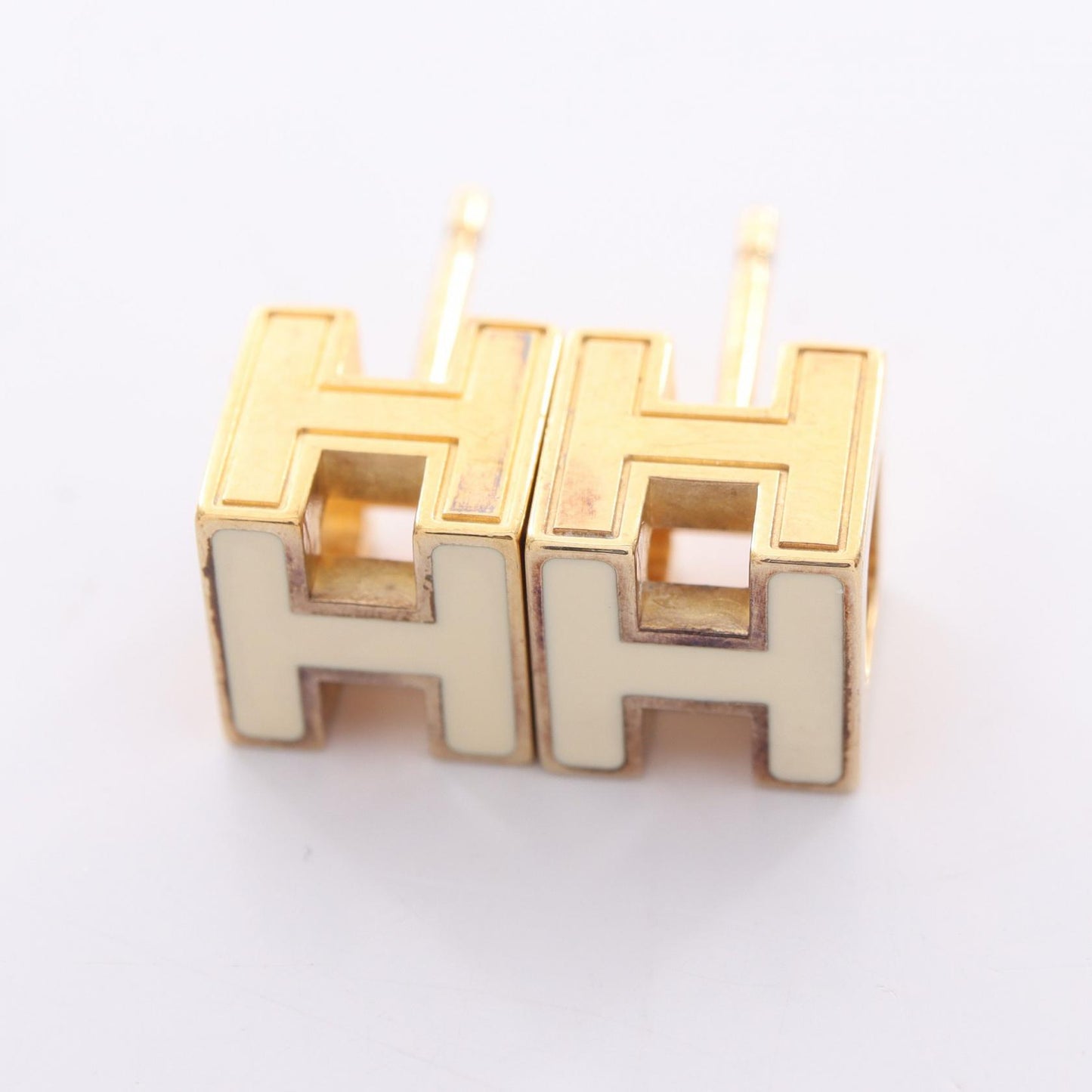 カージュドアッシュ Hキューブ ピアス GP ゴールド オフホワイト エルメス アクセサリー HERMES