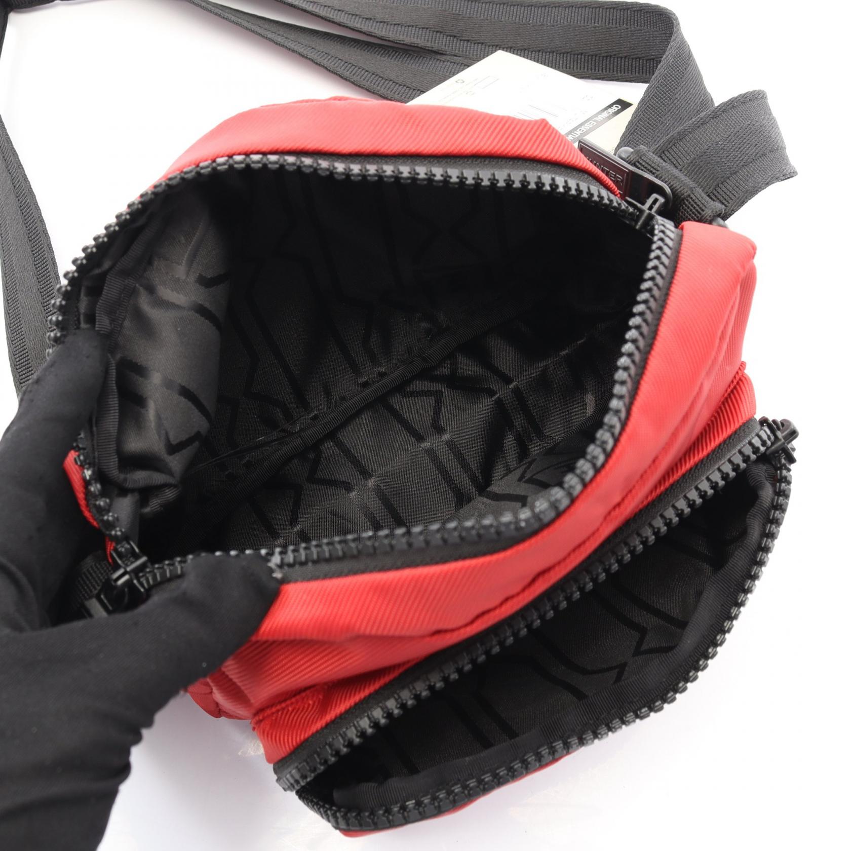 ハンター HUNTER ORIGINAL ESSENTIAL CROSSBODY ショルダーバッグ バッグ ポリエステル レディース レッド系 UBS7116KBM-MLR 【新品】 ハンター(HUNTER)ハンター ORIGINAL ESSENTIAL CROSSBODY ショルダー