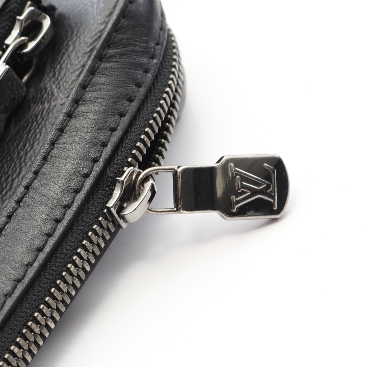 トリオ メッセンジャー モノグラム エクリプス ショルダーバッグ PVC レザー ブラック グレー ルイヴィトン バッグ LOUIS VUITTON
