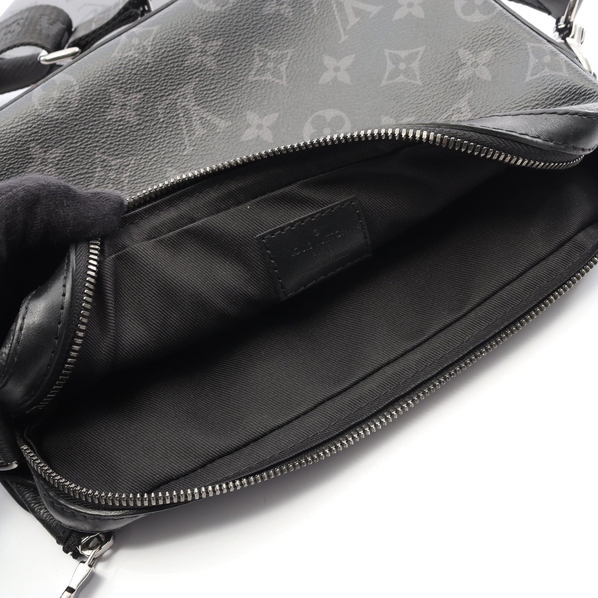 トリオ メッセンジャー モノグラム エクリプス ショルダーバッグ PVC レザー ブラック グレー ルイヴィトン バッグ LOUIS VUITTON