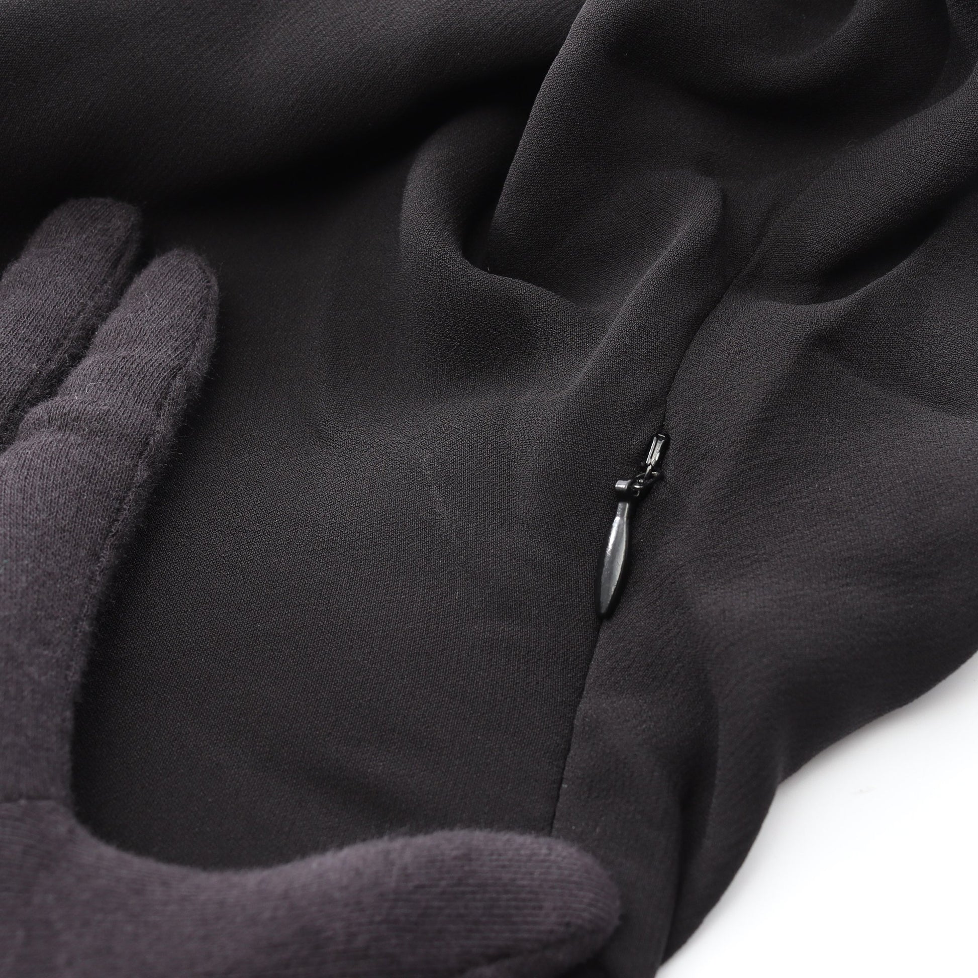 Emelia Pleated ワンピース シルク ブラック 袖ファスナー バーバリー ワンピース BURBERRY