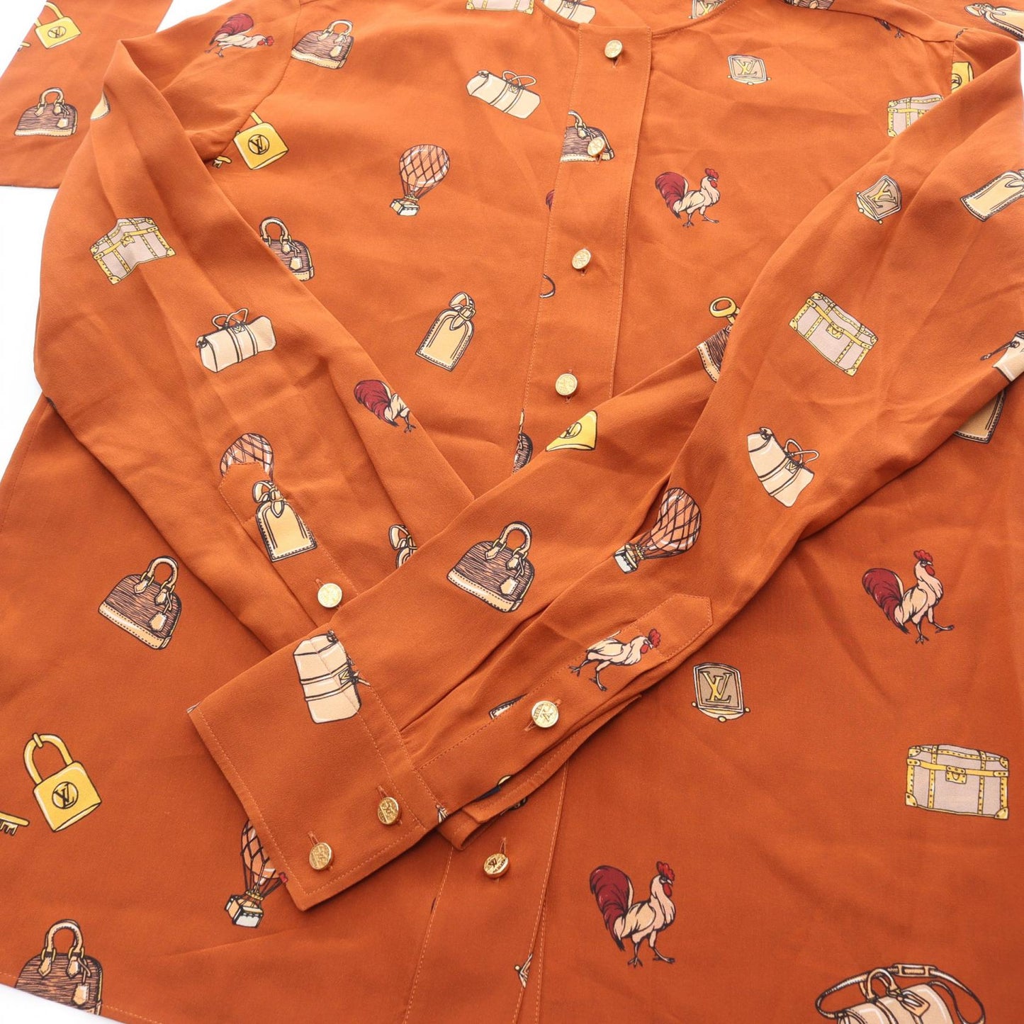 LVロゴ ボタン ブラウス 総柄 シルク ブラウン マルチカラー ルイヴィトン トップス LOUIS VUITTON