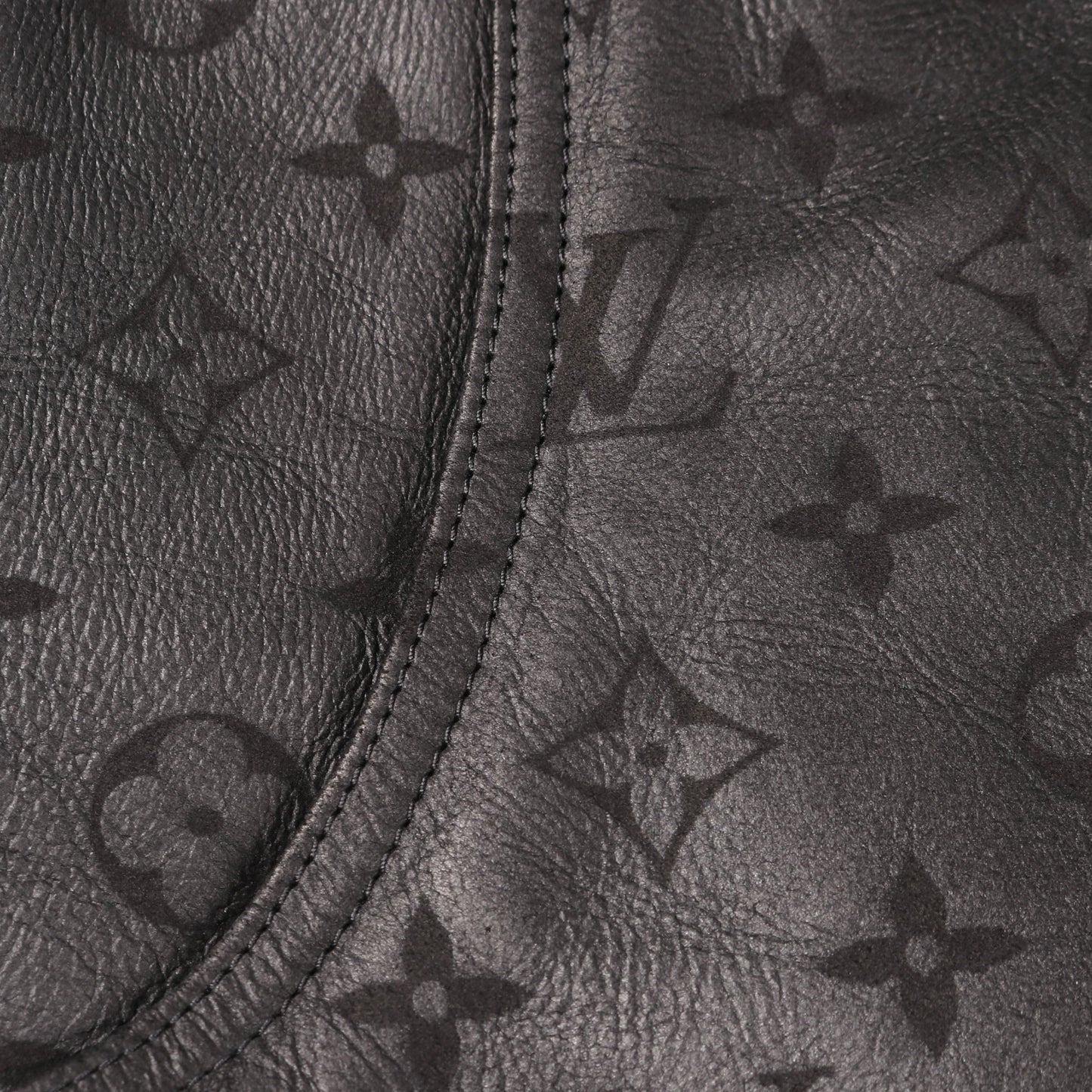 シアリングエンボス モノグラム ブルゾン レザージャケット ボア レザー ブラック ルイヴィトン アウター LOUIS VUITTON