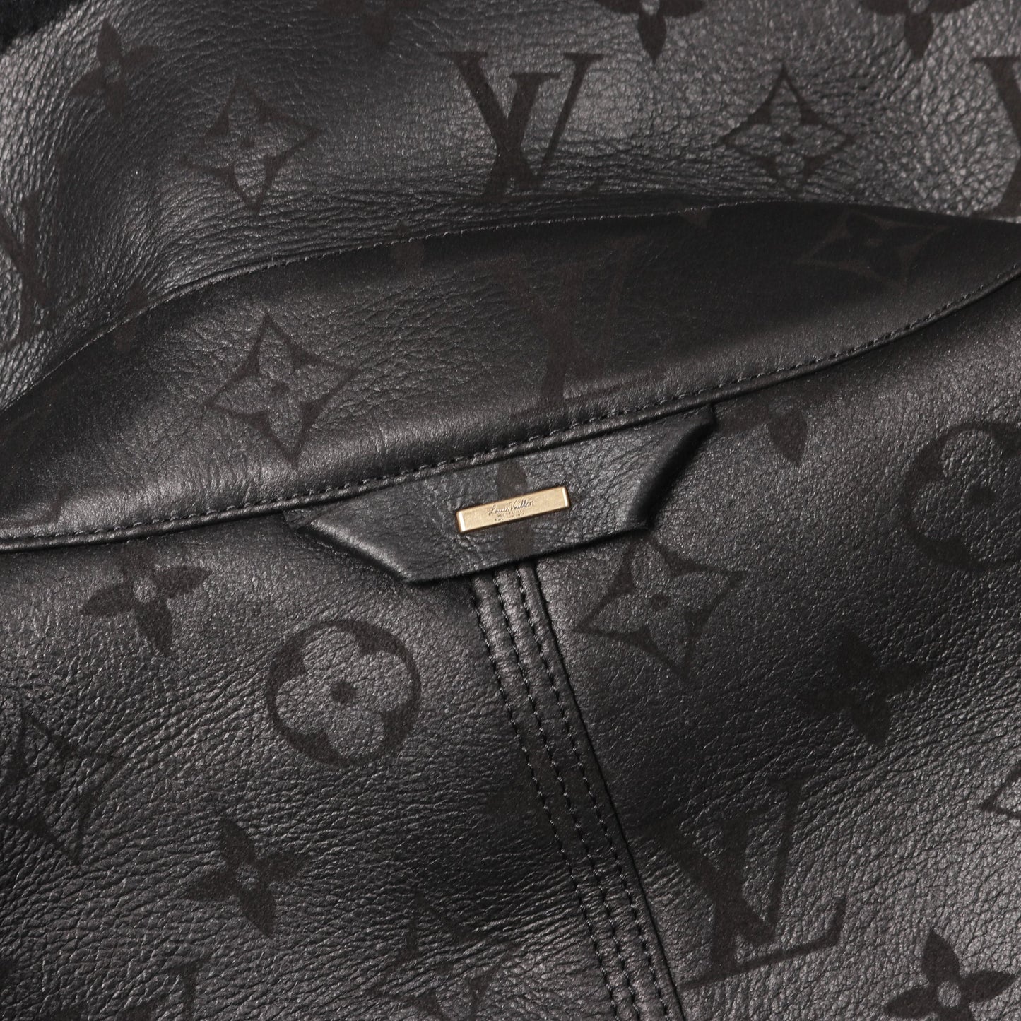 シアリングエンボス モノグラム ブルゾン レザージャケット ボア レザー ブラック ルイヴィトン アウター LOUIS VUITTON