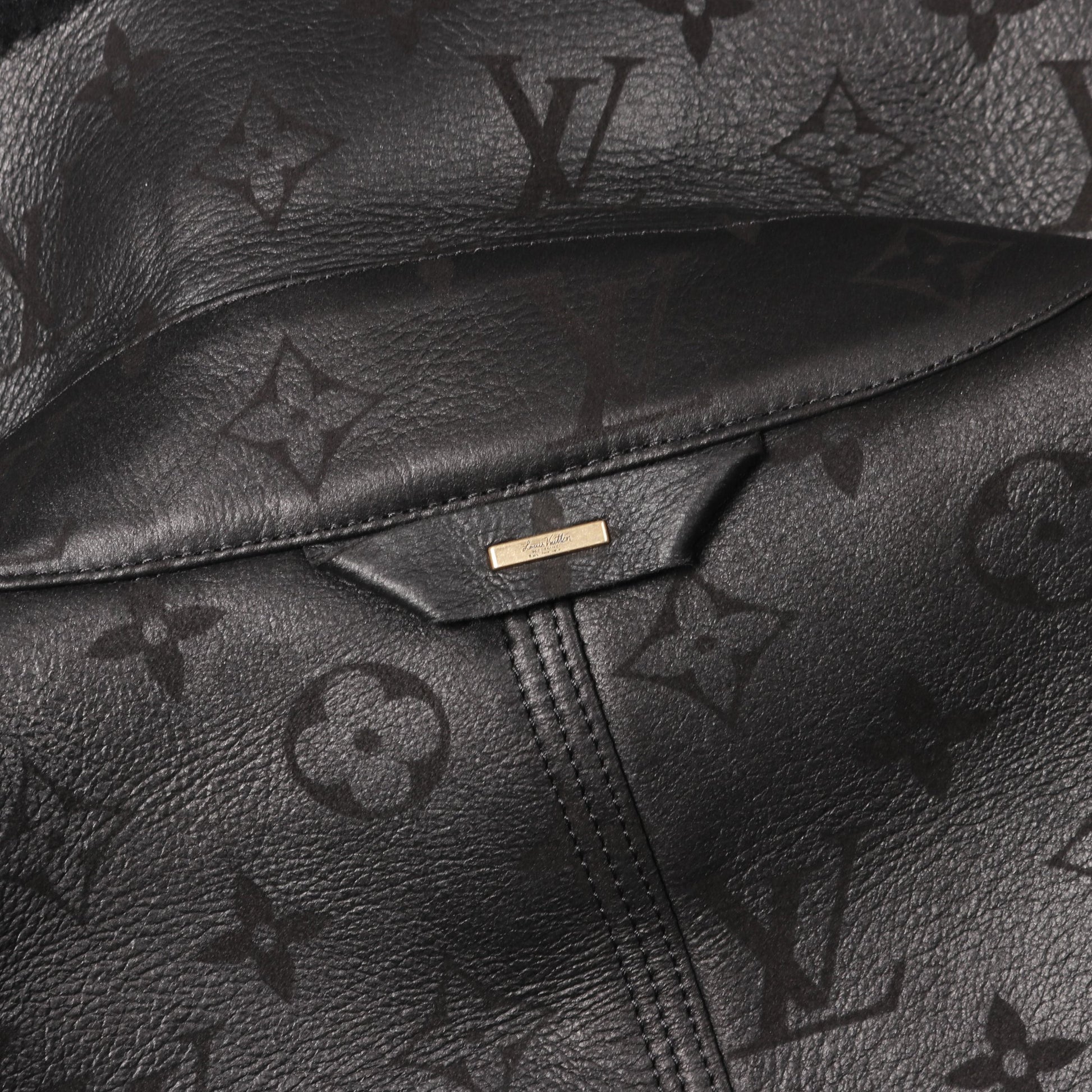 シアリングエンボス モノグラム ブルゾン レザージャケット ボア レザー ブラック ルイヴィトン アウター LOUIS VUITTON