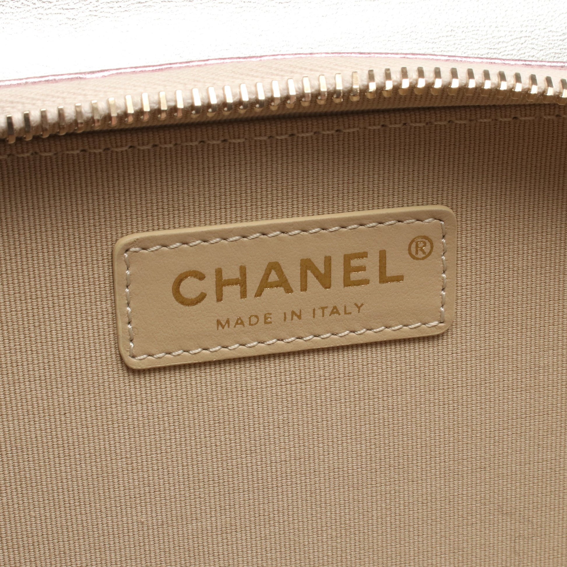 マトラッセ チェーンショルダーバッグ ラムスキン ピンク シャンパンゴールド ゴールド金具 メタリック シャネル バッグ CHANEL