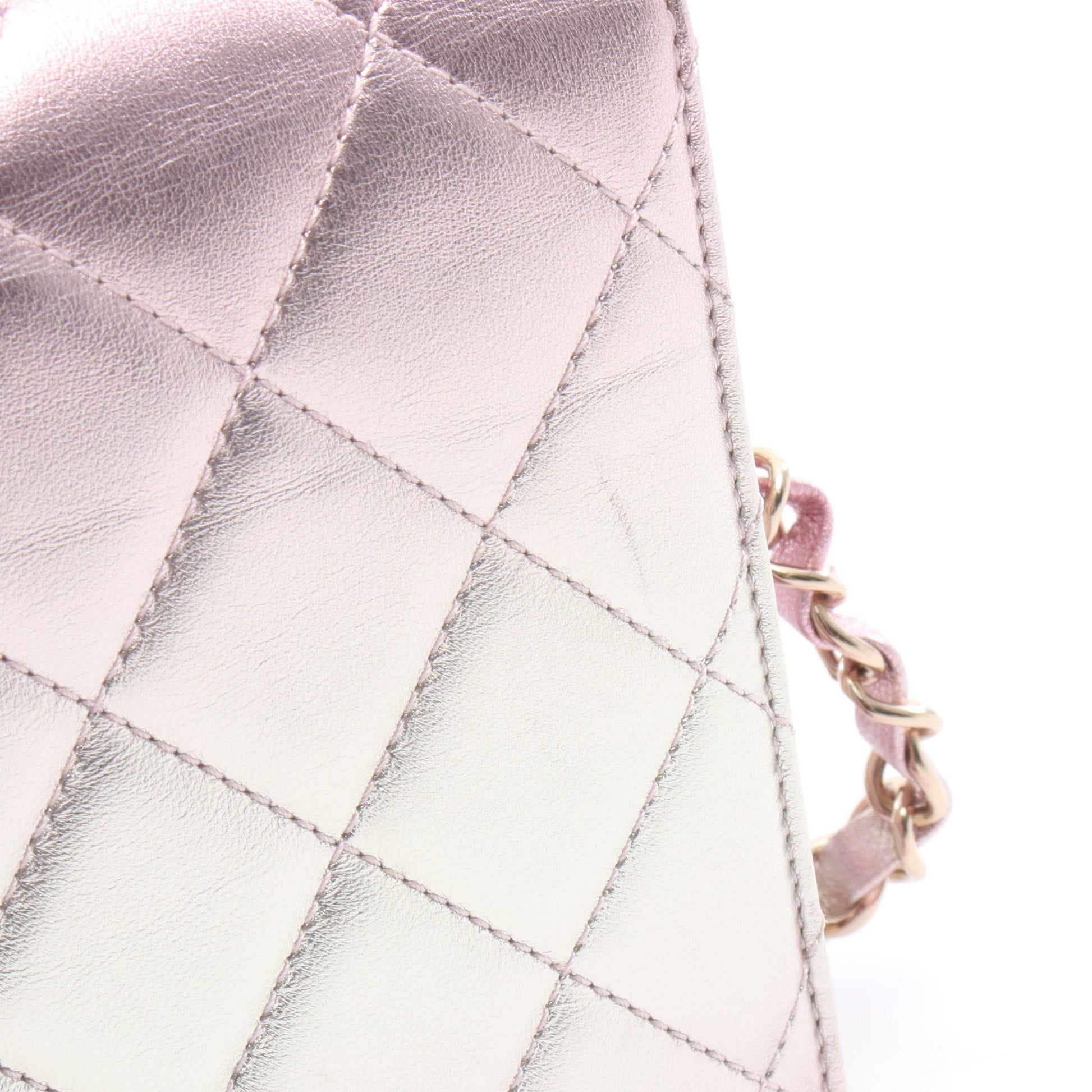 マトラッセ チェーンショルダーバッグ ラムスキン ピンク シャンパンゴールド ゴールド金具 メタリック シャネル バッグ CHANEL