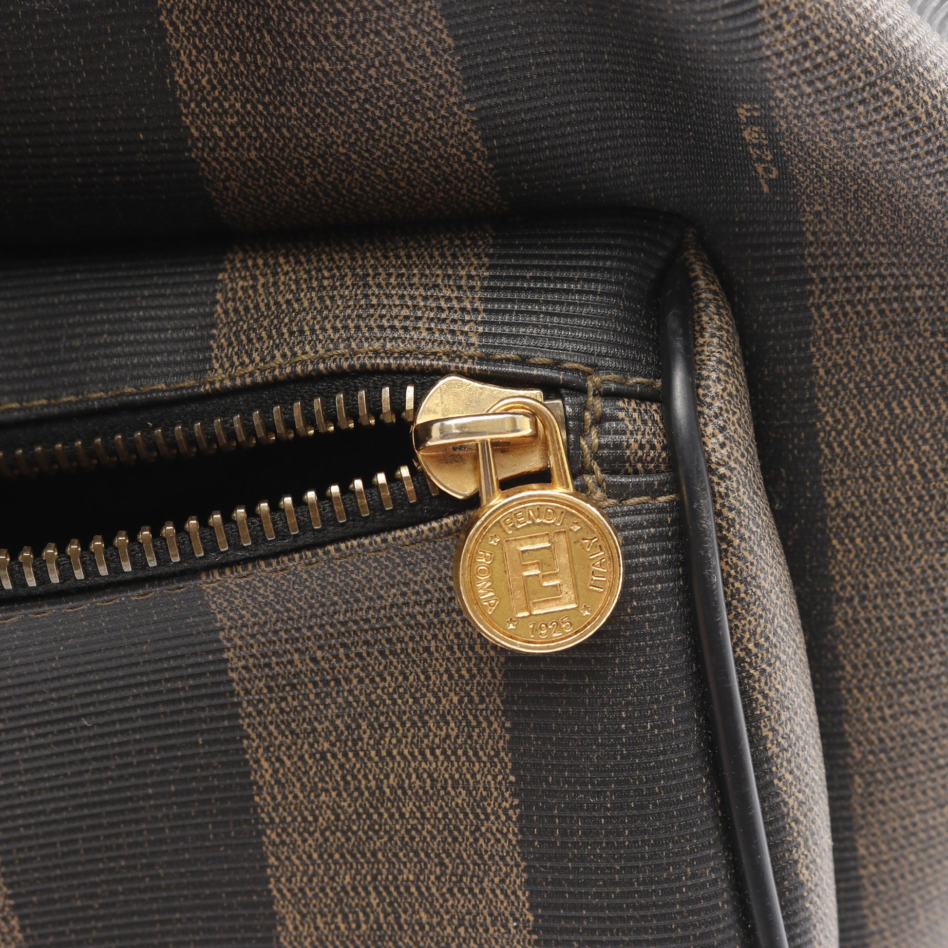 ペカン バックパック リュックサック PVC レザー ブラウン ブラック フェンディ バッグ FENDI