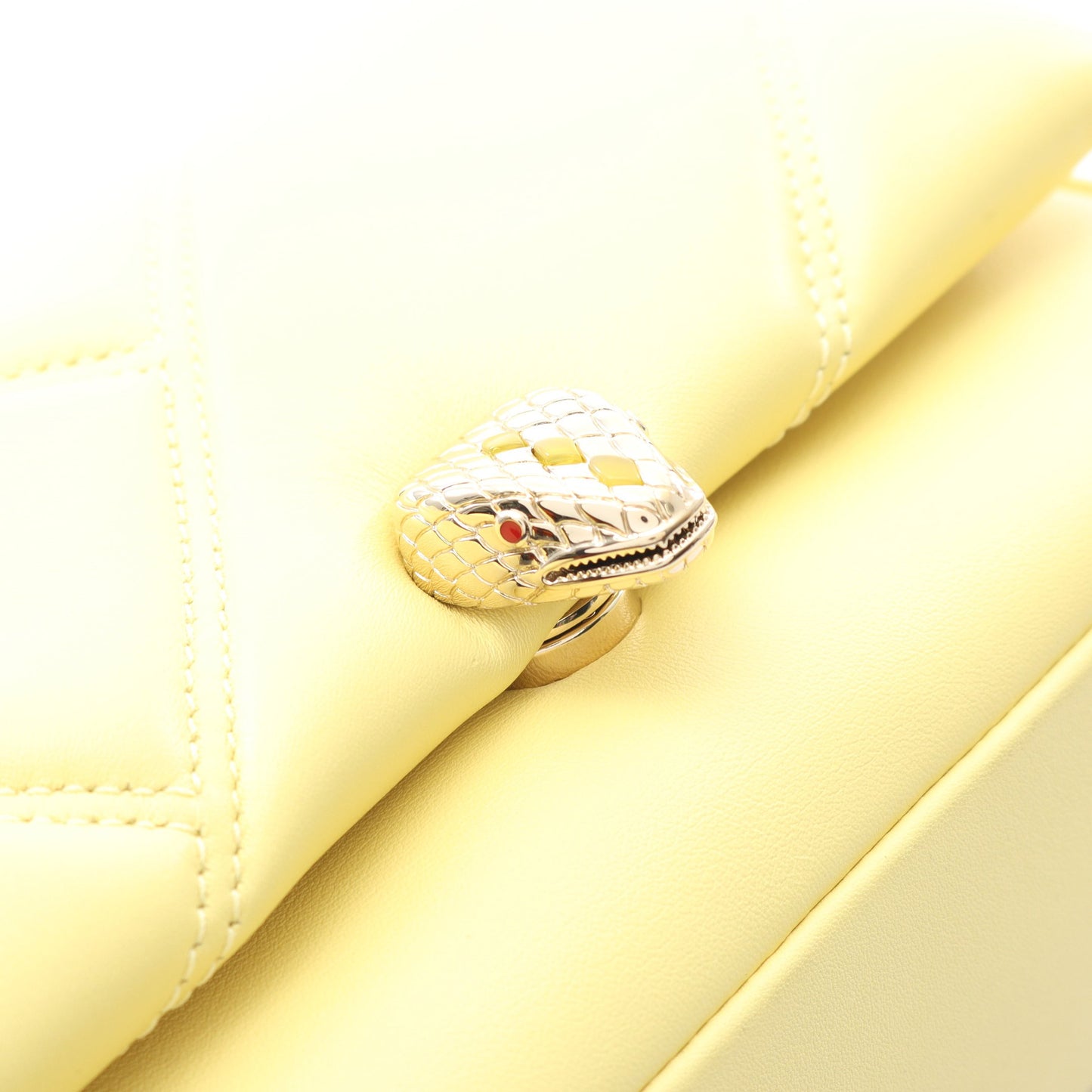 セルペンティ カボション チェーンハンドバッグ レザー ライトイエロー 2WAY ブルガリ バッグ BVLGARI