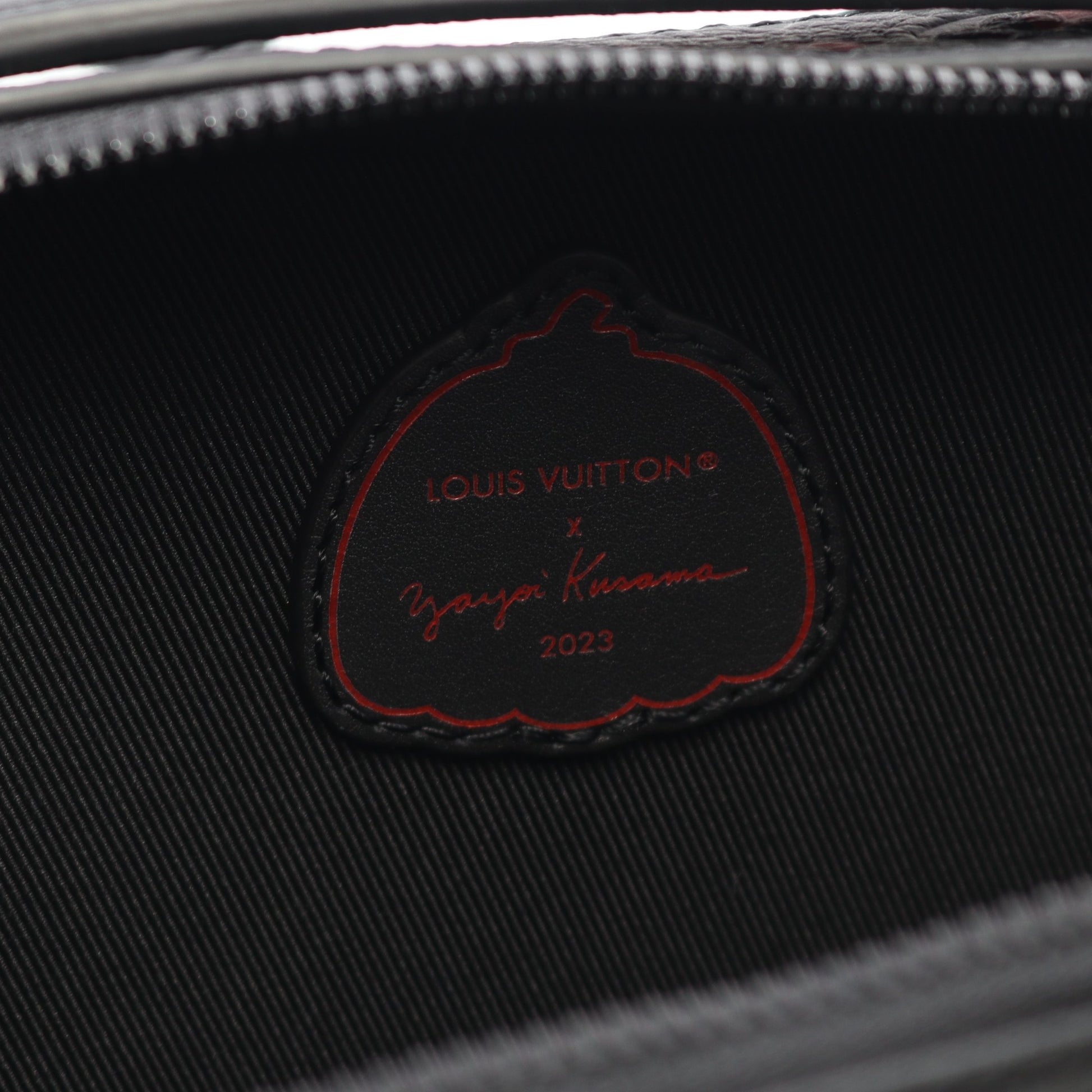 LV × YK ハンドル ソフトトランク モノグラムトリヨン インフィニティドット ハンドバッグ レザー ブラック レッド 2WAY ルイヴィトン バッグ LOUIS VUITTON