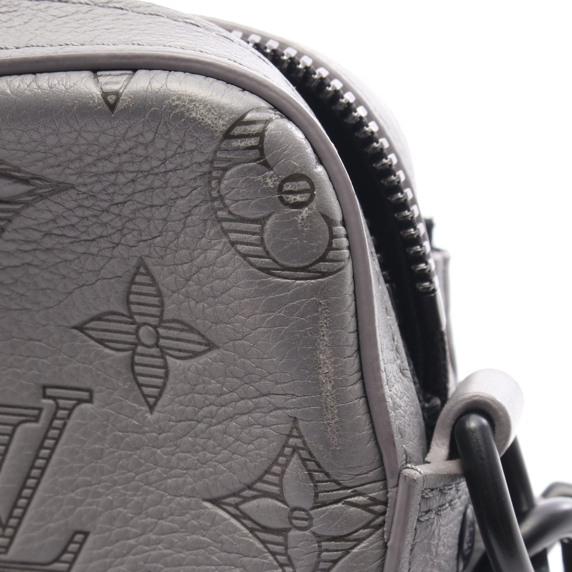 トリオメッセンジャー モノグラムシャドウ ショルダーバッグ レザー グレー ルイヴィトン バッグ LOUIS VUITTON