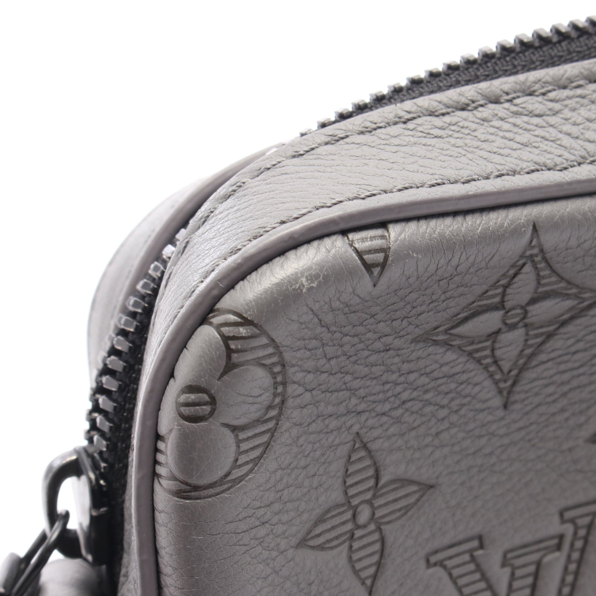 トリオメッセンジャー モノグラムシャドウ ショルダーバッグ レザー グレー ルイヴィトン バッグ LOUIS VUITTON