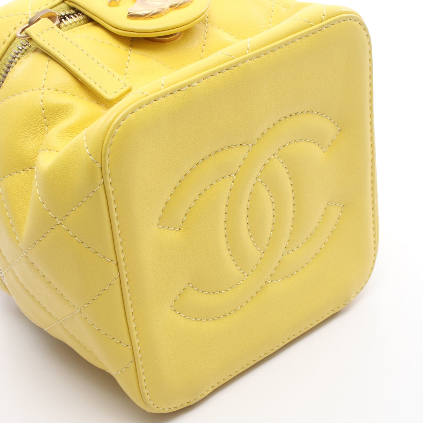 マトラッセ バニティバッグ チェーンショルダーバッグ レザー イエロー ゴールド金具 シャネル バッグ CHANEL