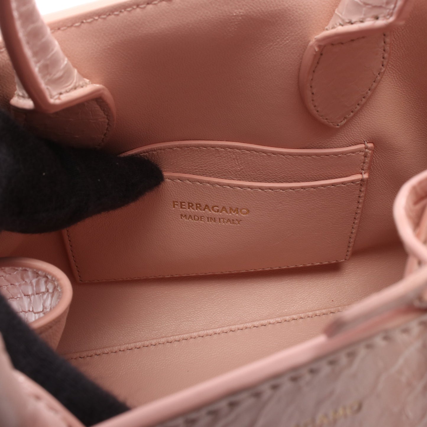 HUG ハグ ミニ ハンドバッグ パイソン ピンク 2WAY サルヴァトーレフェラガモ バッグ Salvatore Ferragamo