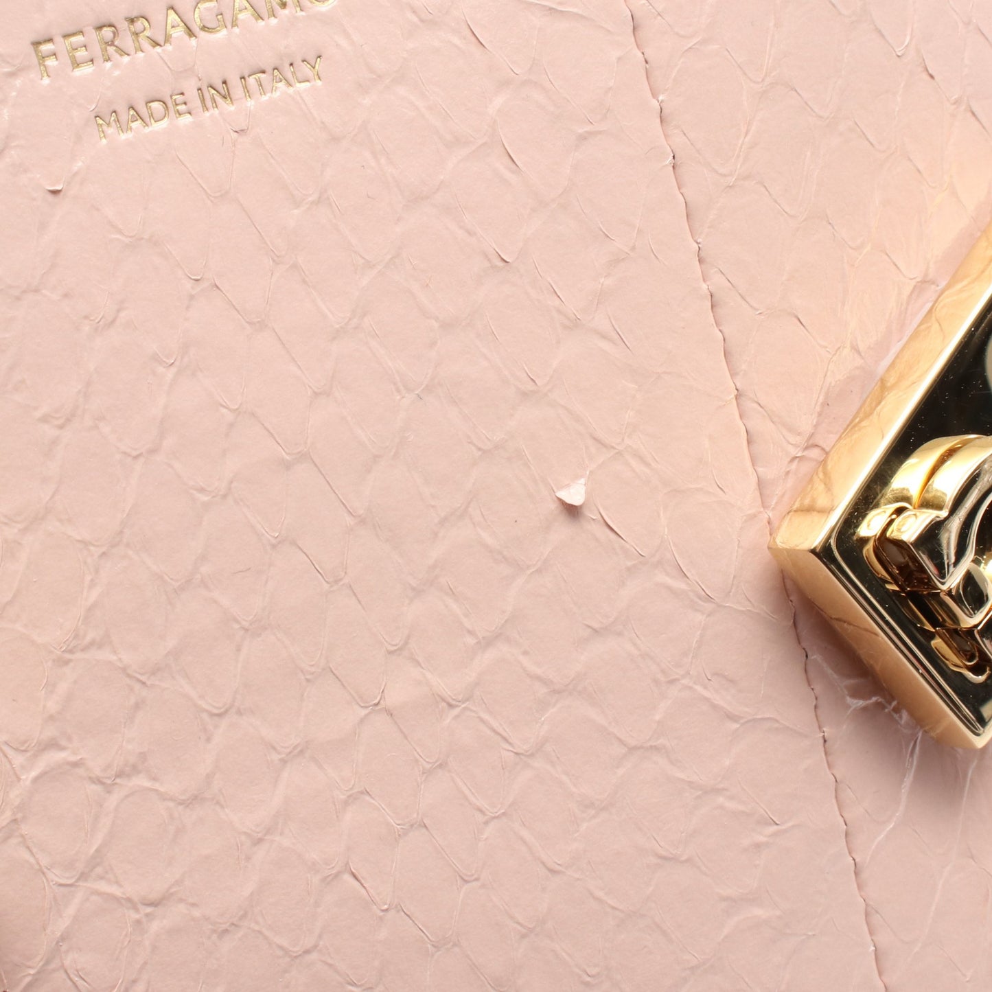 HUG ハグ ミニ ハンドバッグ パイソン ピンク 2WAY サルヴァトーレフェラガモ バッグ Salvatore Ferragamo