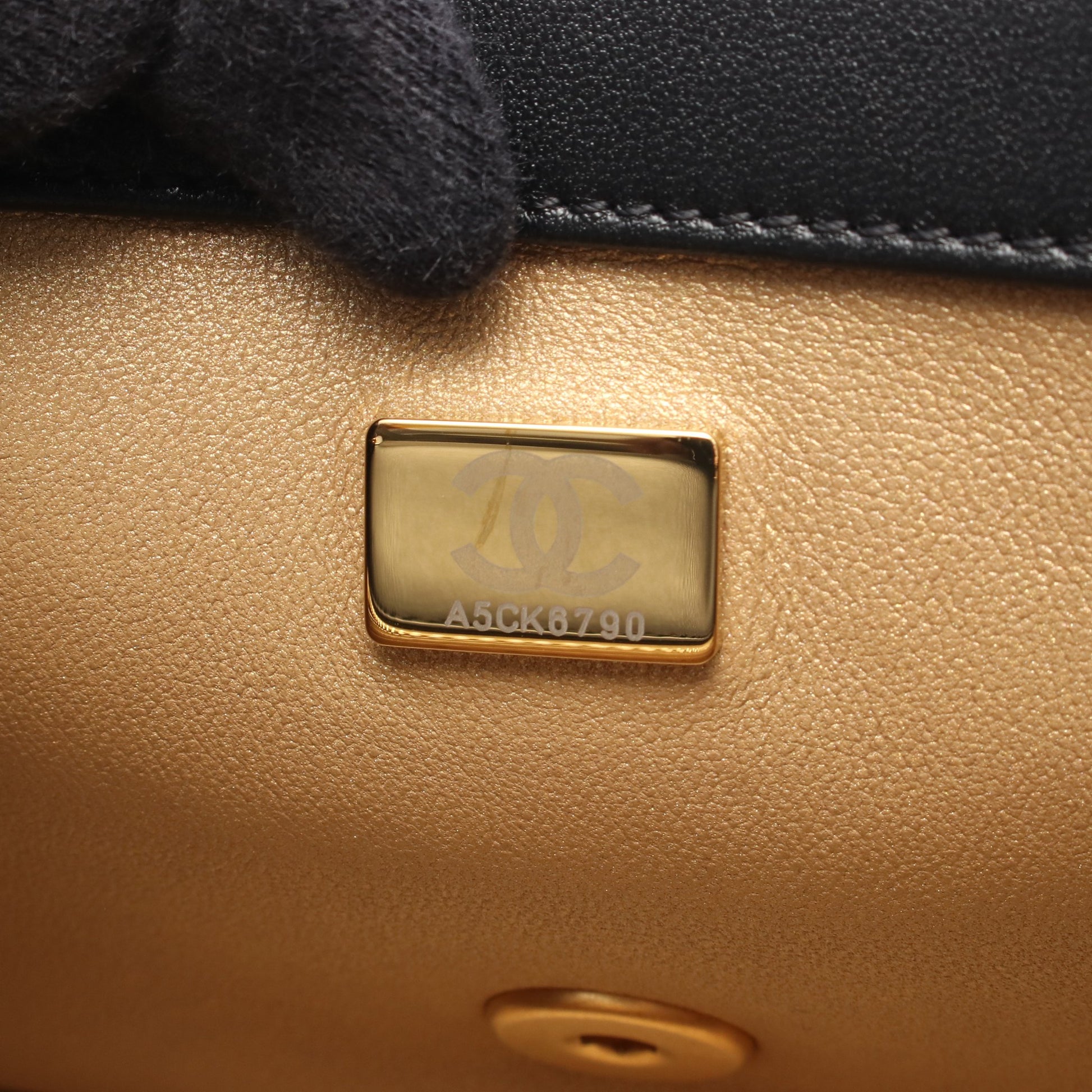 ミニフラップバッグ マトラッセ チェーンショルダーバッグ レザー ブラック ゴールド金具 シャネル バッグ CHANEL